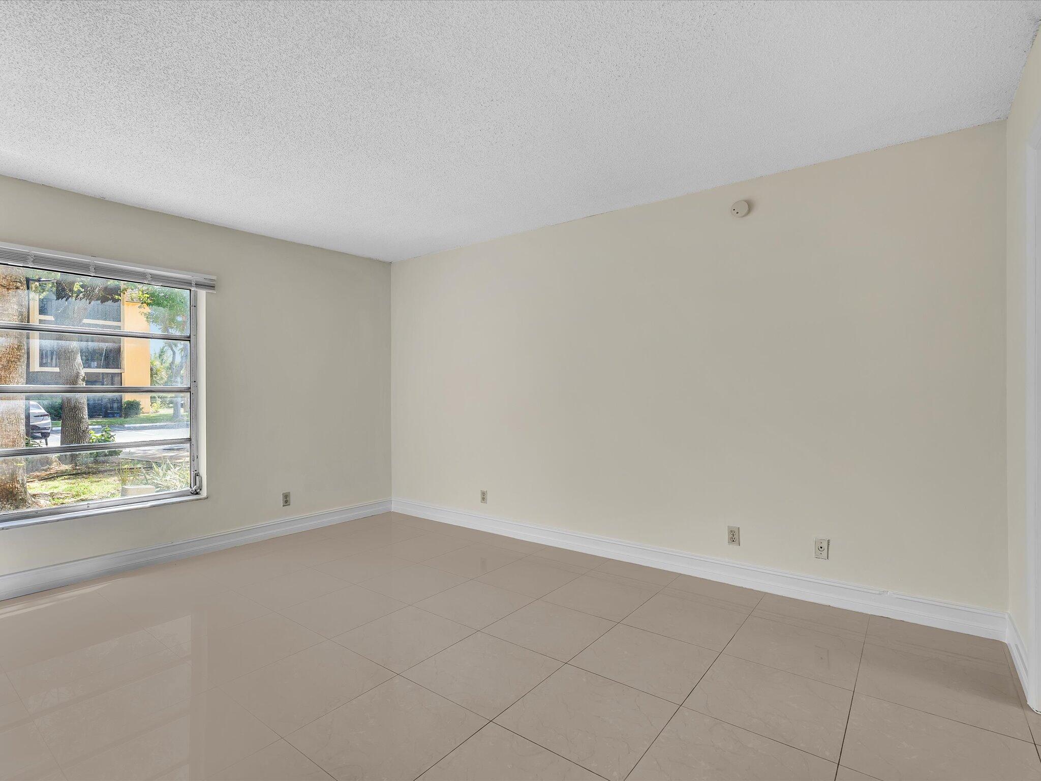 CASA DEL RIO CONDO - Residential Lease