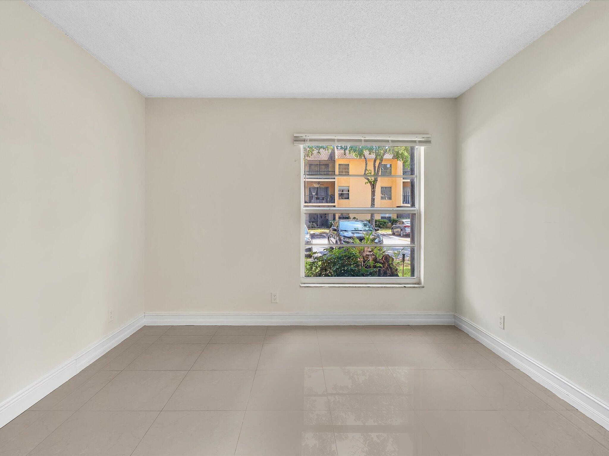 CASA DEL RIO CONDO - Residential Lease