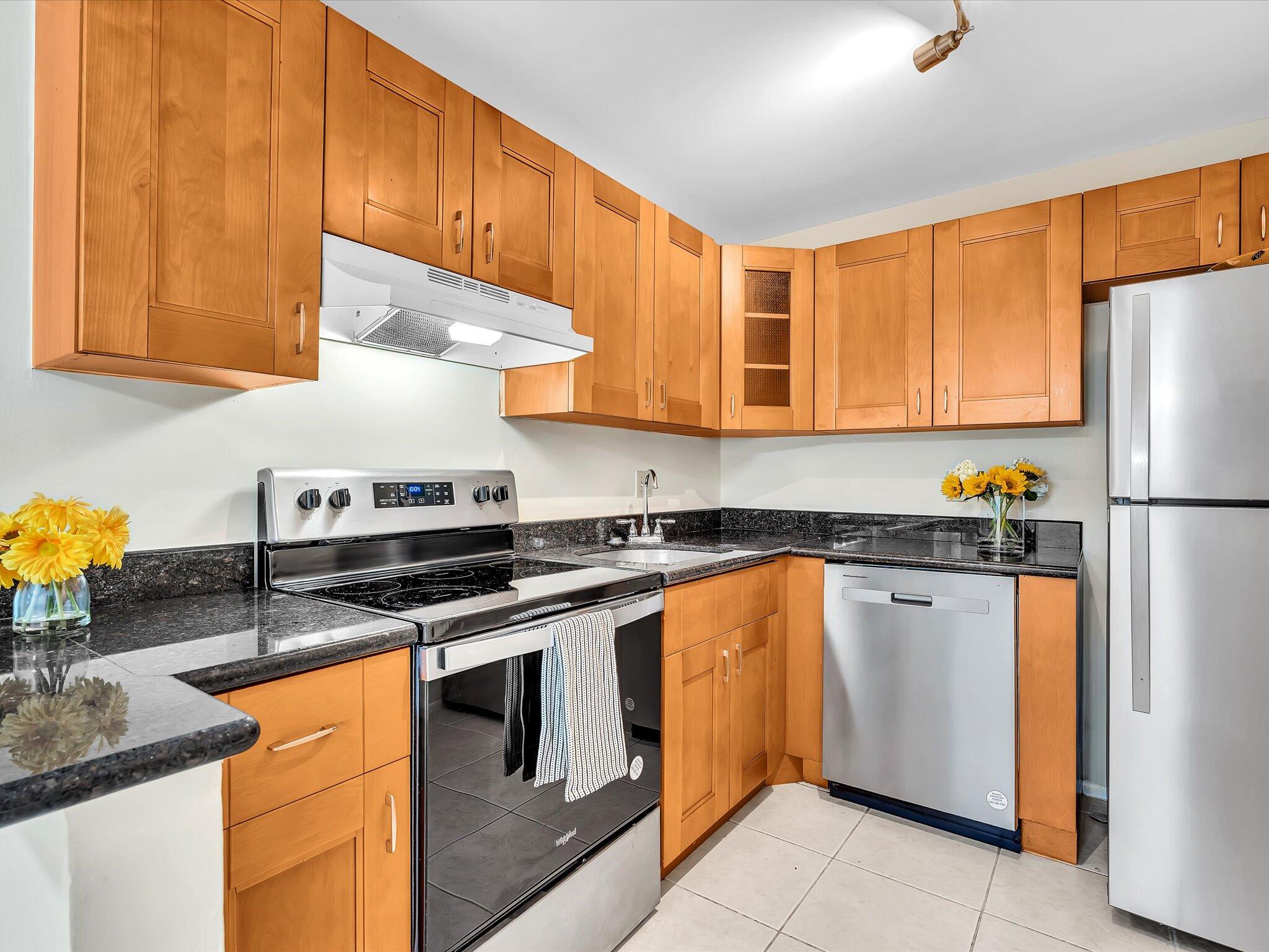 CASA DEL RIO CONDO - Residential Lease