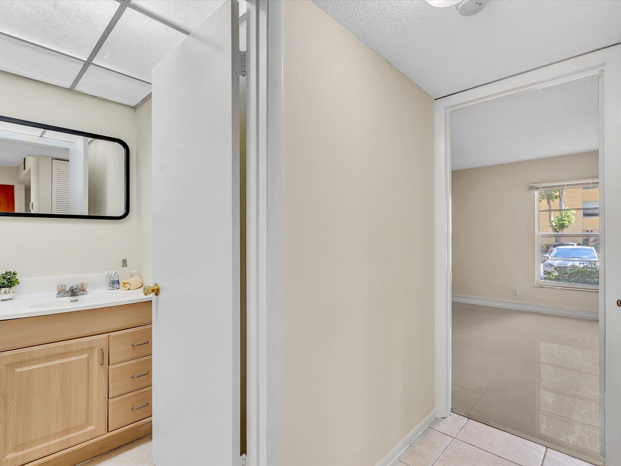 CASA DEL RIO CONDO - Residential Lease
