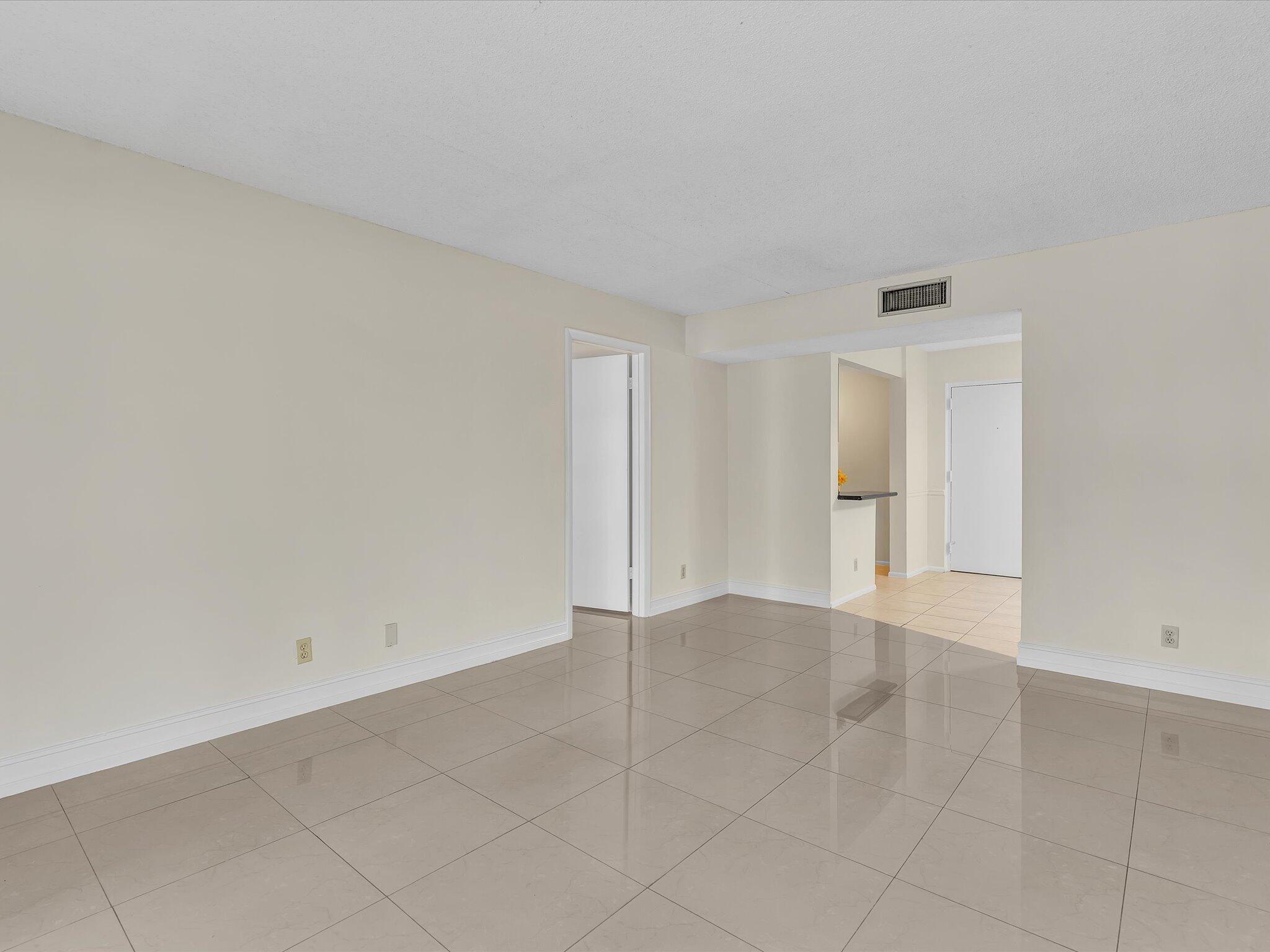 CASA DEL RIO CONDO - Residential Lease