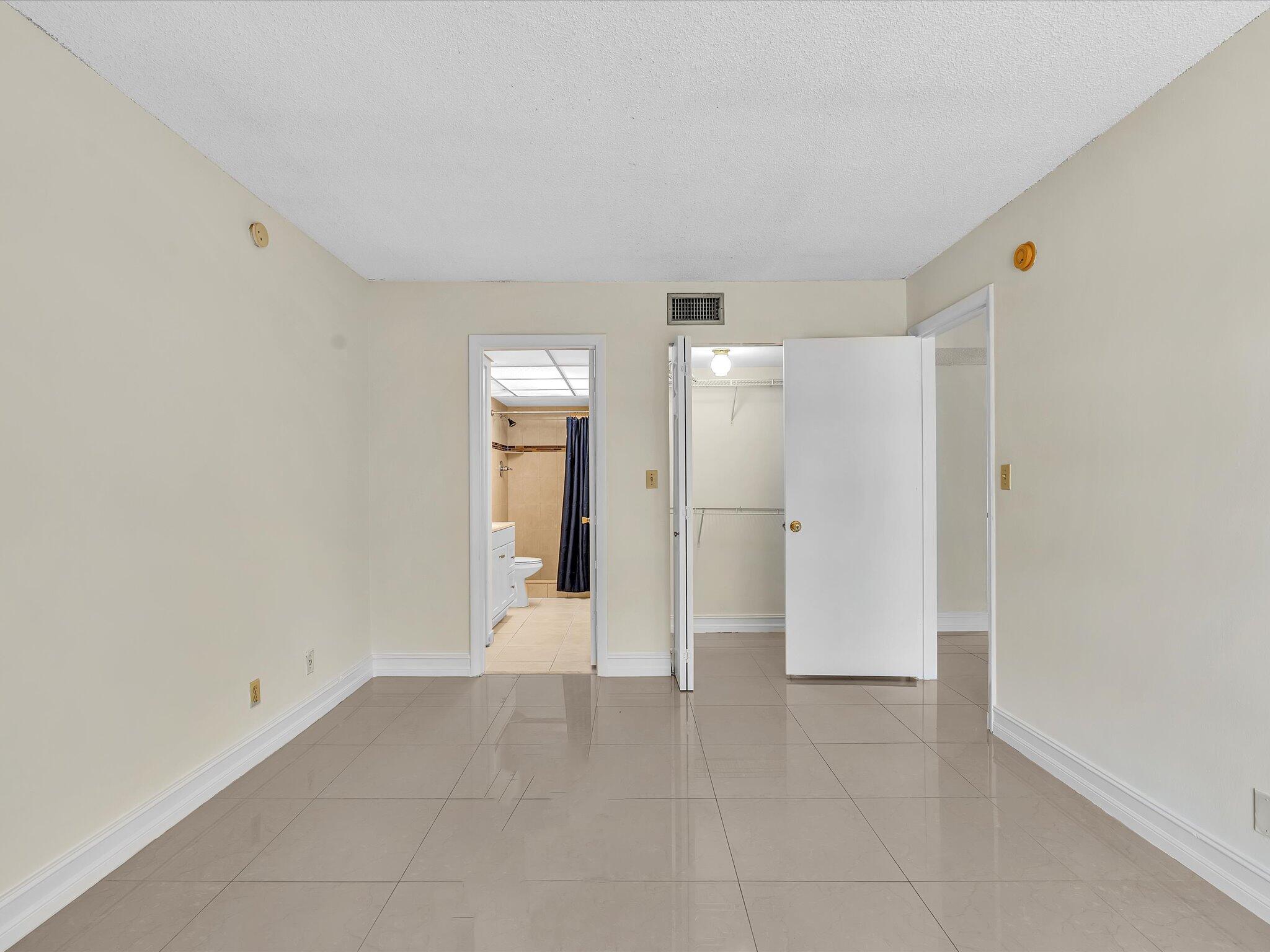 CASA DEL RIO CONDO - Residential Lease