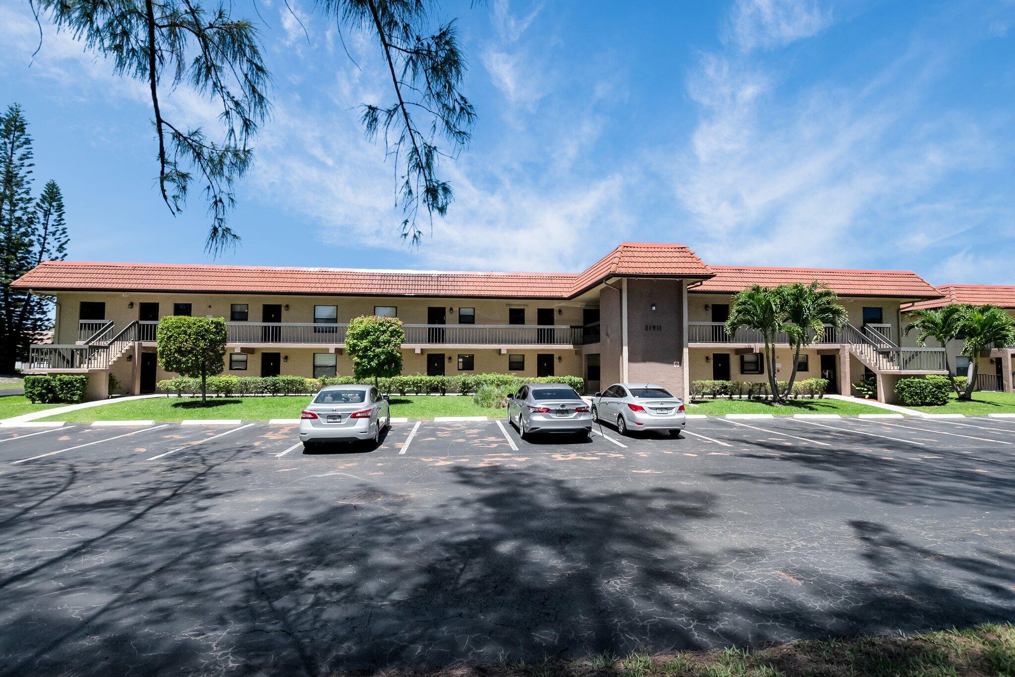 Welcome to this ground floor 2 bed, 2bed condo featuring an updated kitchen with modern stainless steel appliances, updated bathroom vanities, tile throughout, and lake views from the enclosed patio. Enjoy the community pool and living in close walking distance to stores, schools, and houses of worship.