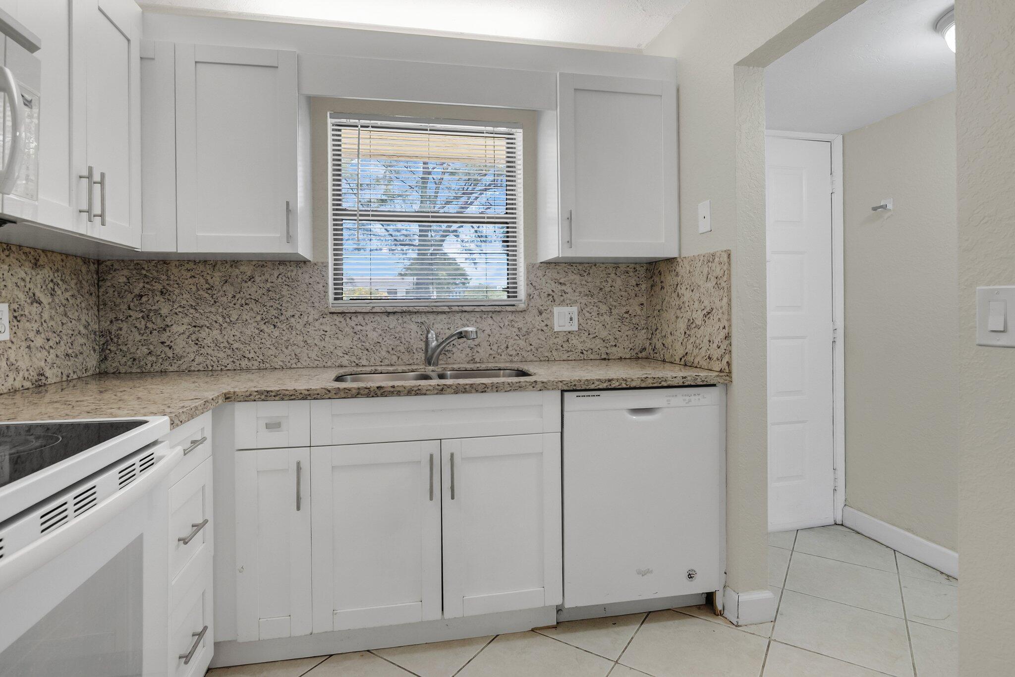 WOODS AT BOCA DEL MAR CONDO - Residential Lease