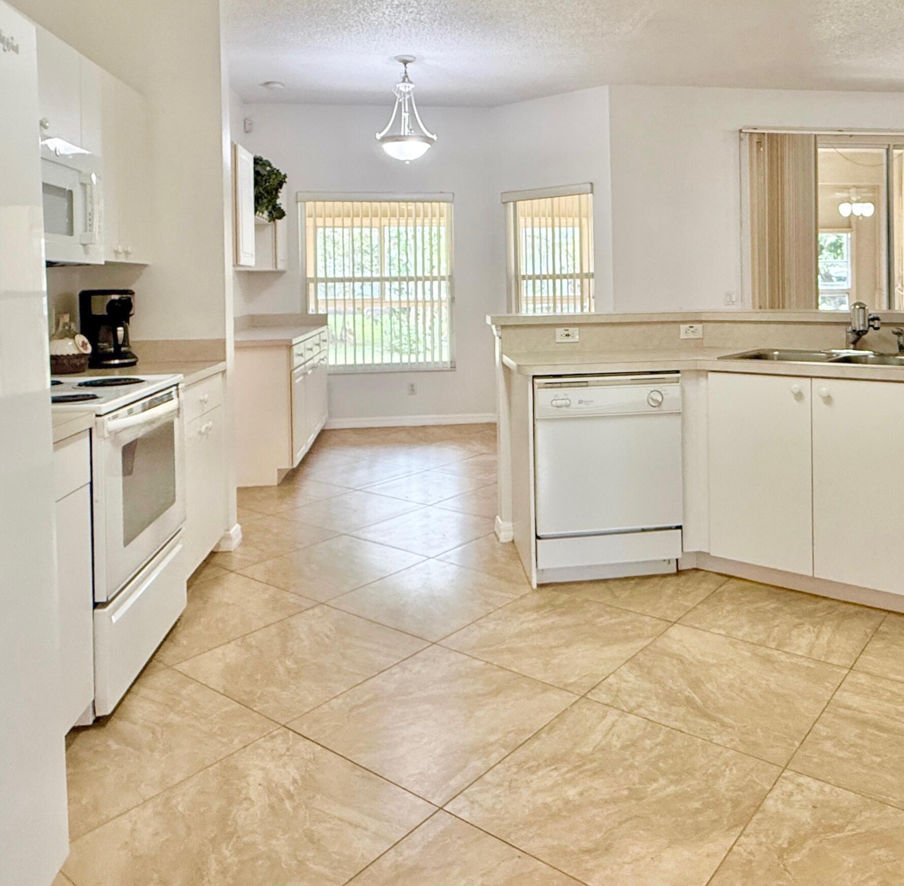PORT ST LUCIE SECTION 18 - Residential Lease