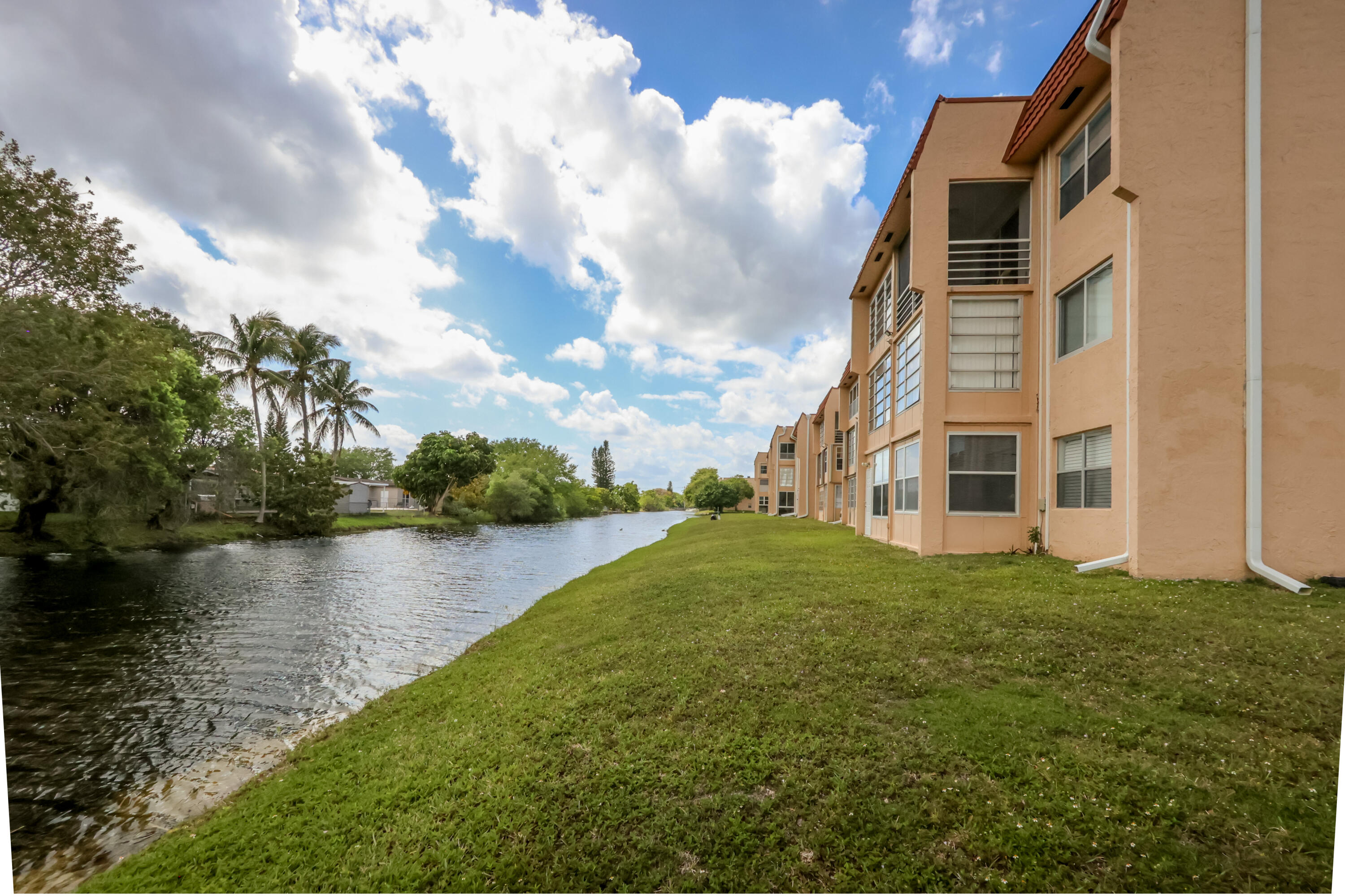 SUNRISE LAKES 98 CONDO - Residential