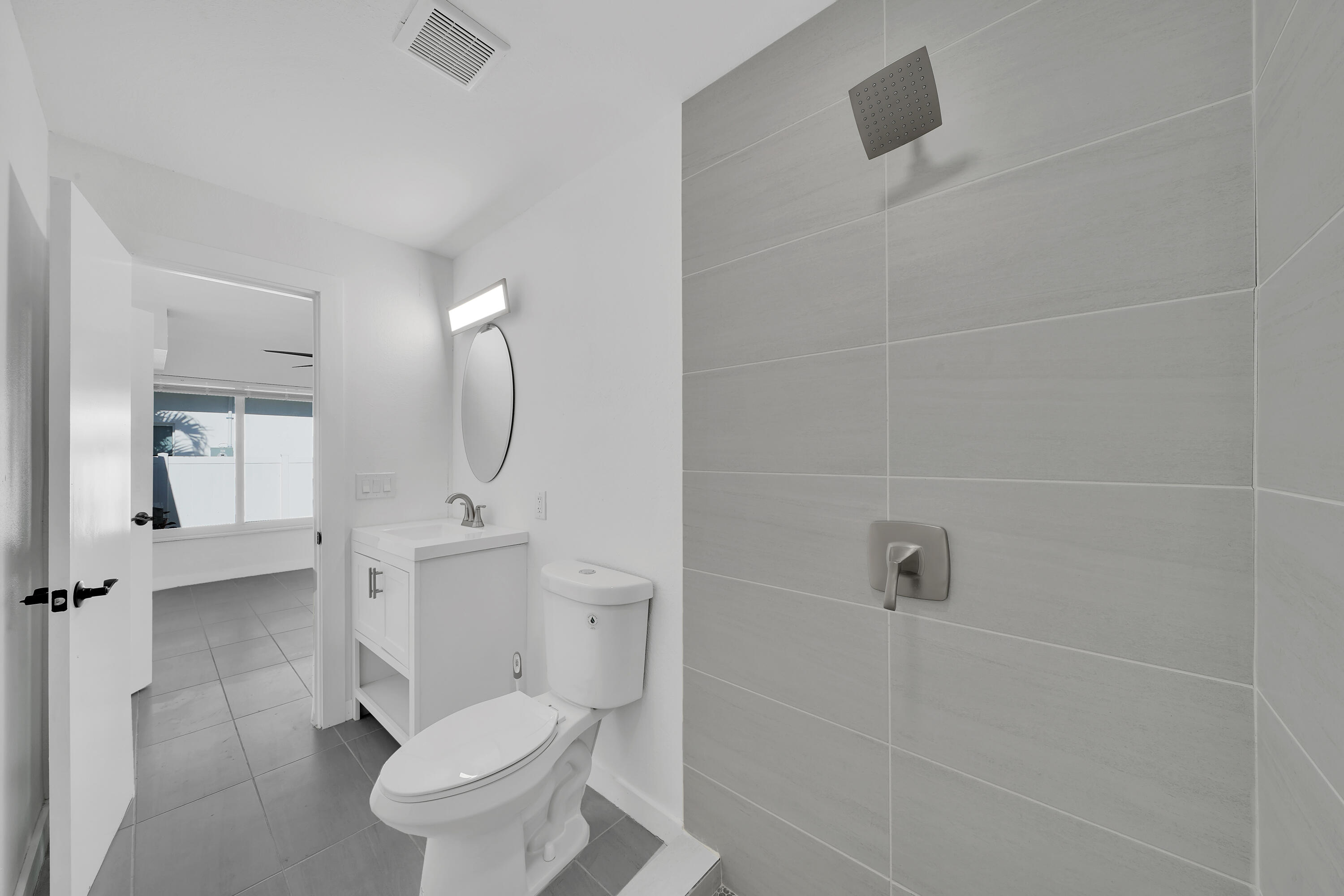 LAUDERDALE PARK 6-33 1/2 - Residential Lease