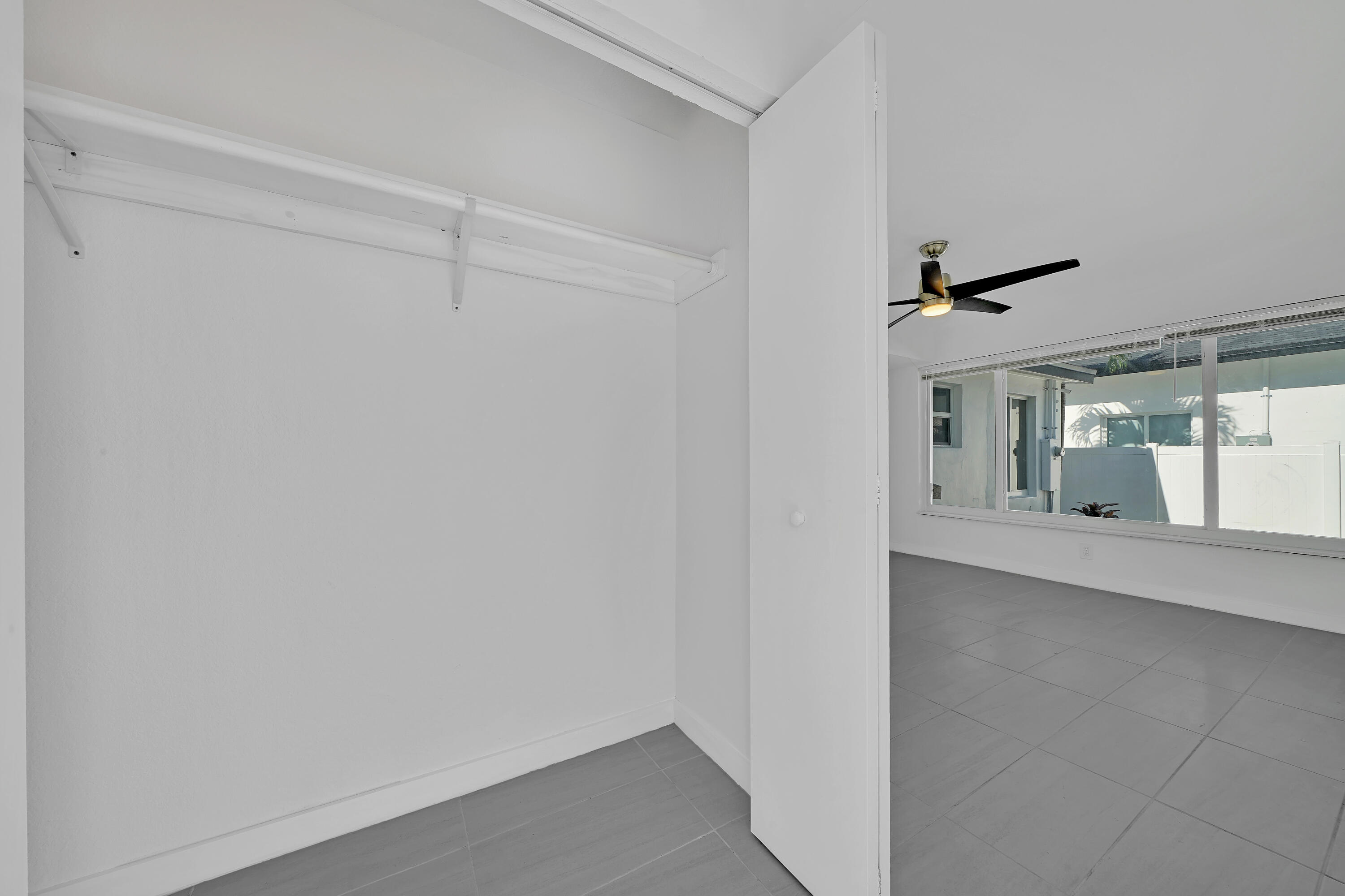 LAUDERDALE PARK 6-33 1/2 - Residential Lease