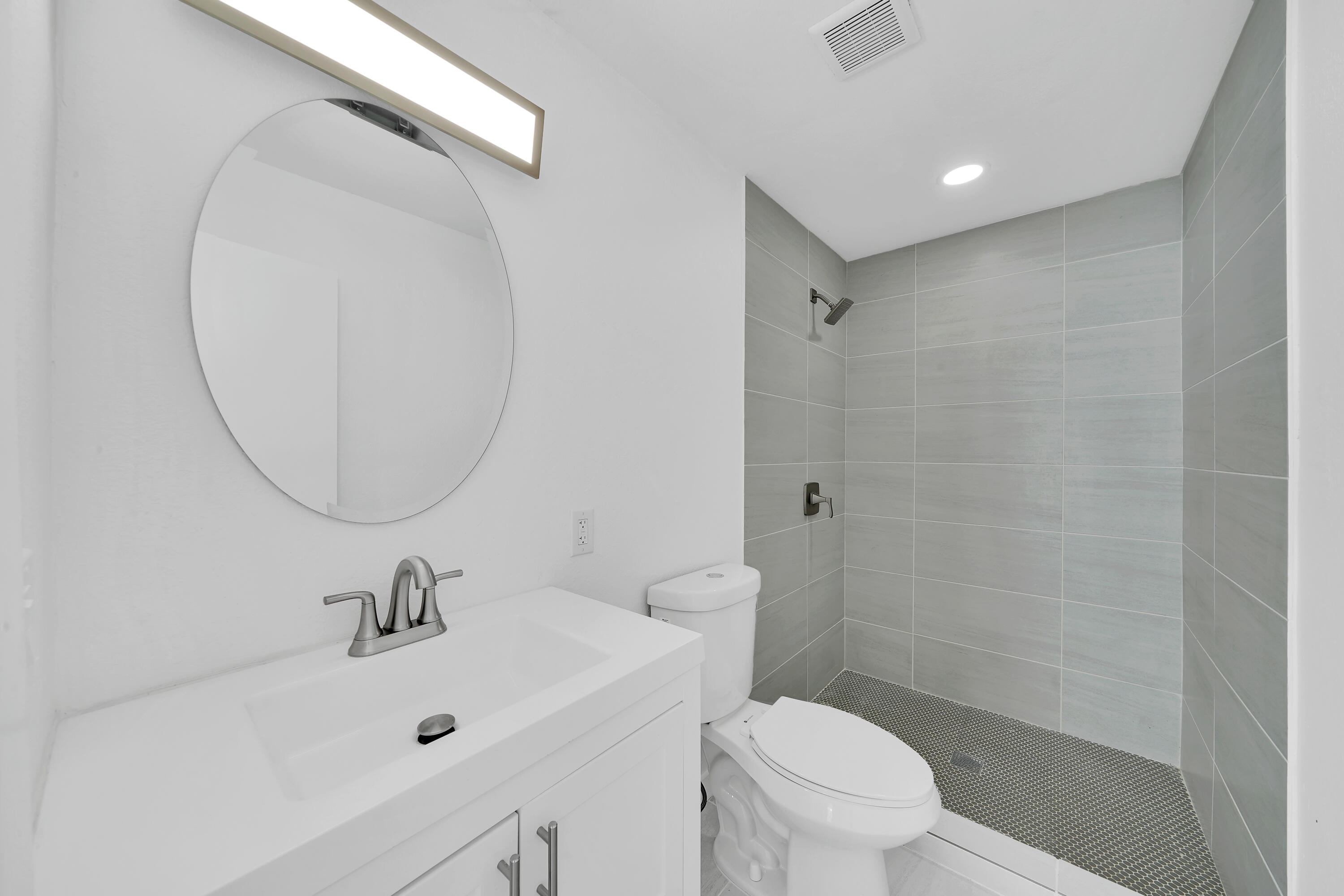 LAUDERDALE PARK 6-33 1/2 - Residential Lease