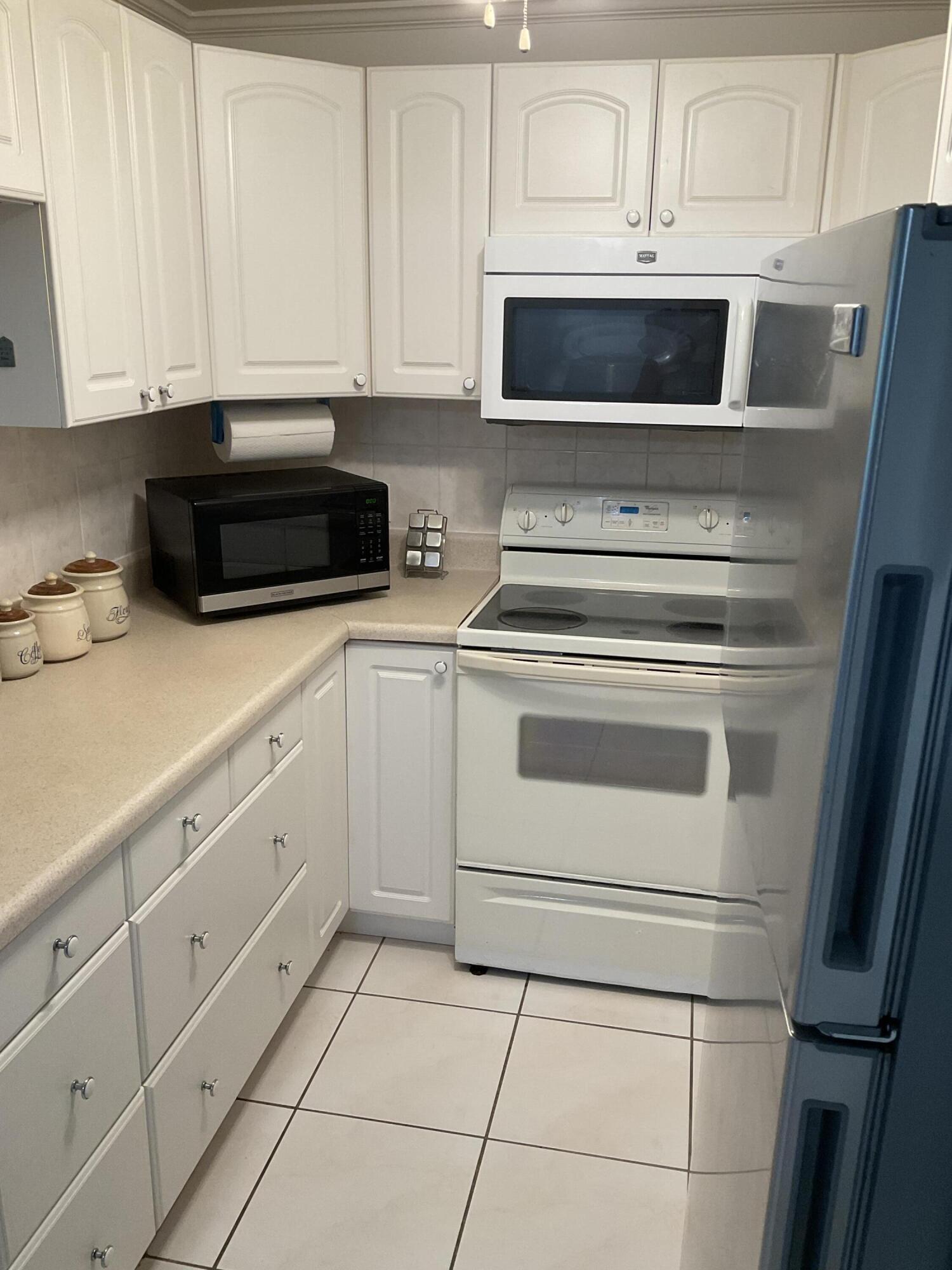 NEWPORT B CONDO - Residential