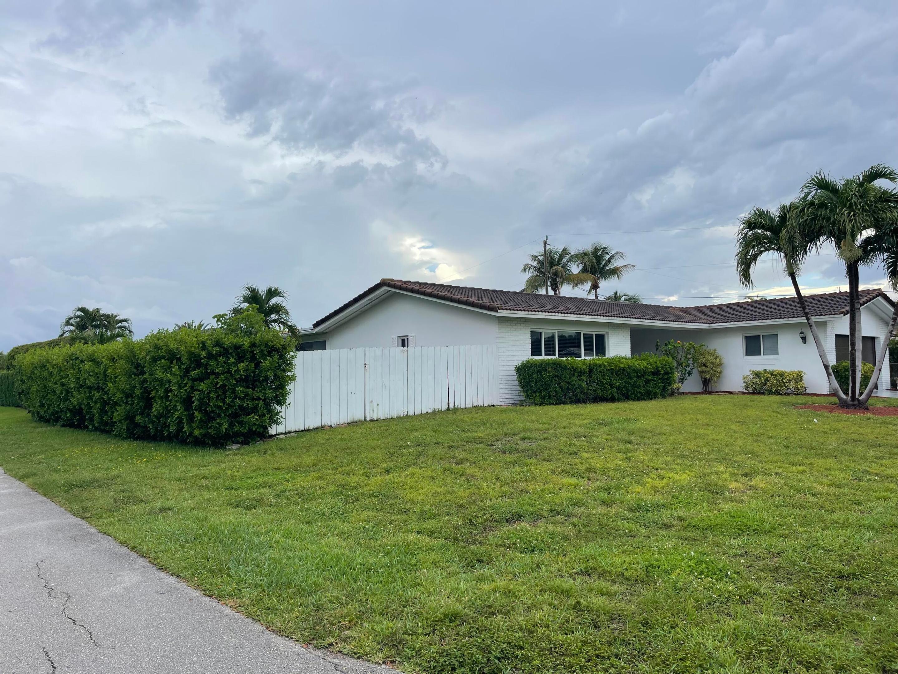 VENETIAN ISLES 2ND SEC - Residential