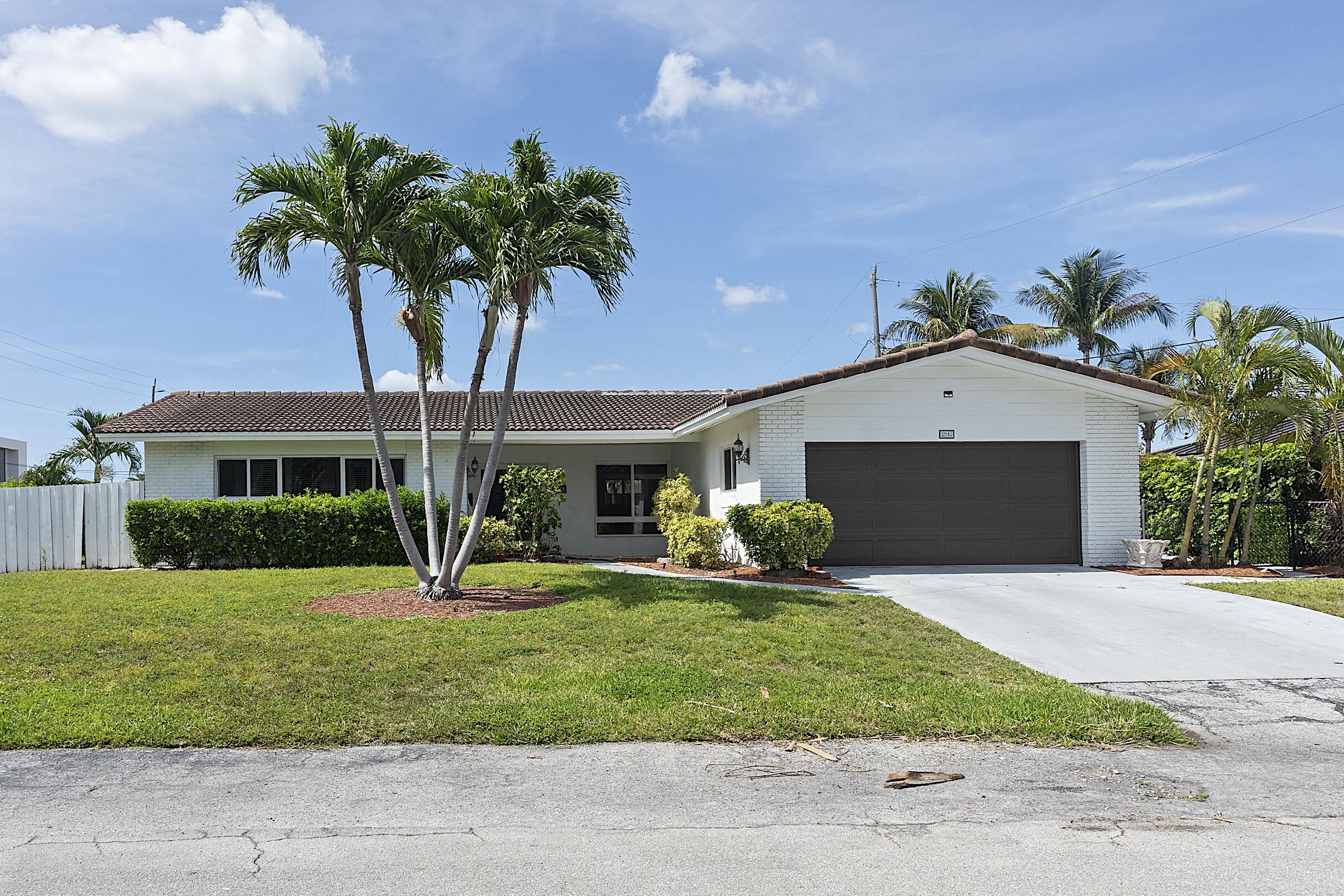 VENETIAN ISLES 2ND SEC - Residential