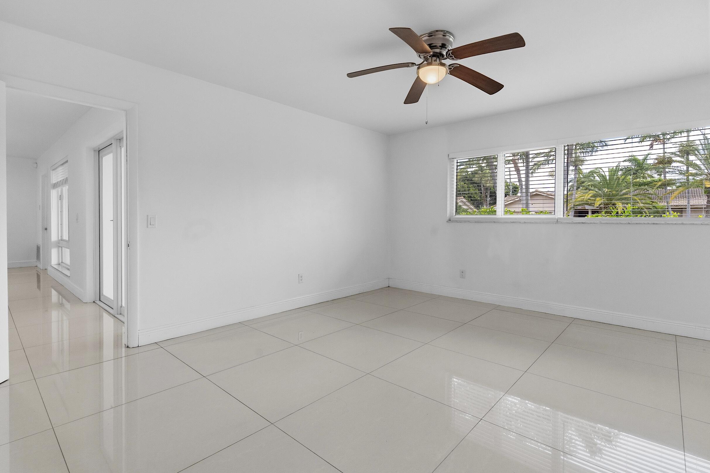 VENETIAN ISLES 2ND SEC - Residential