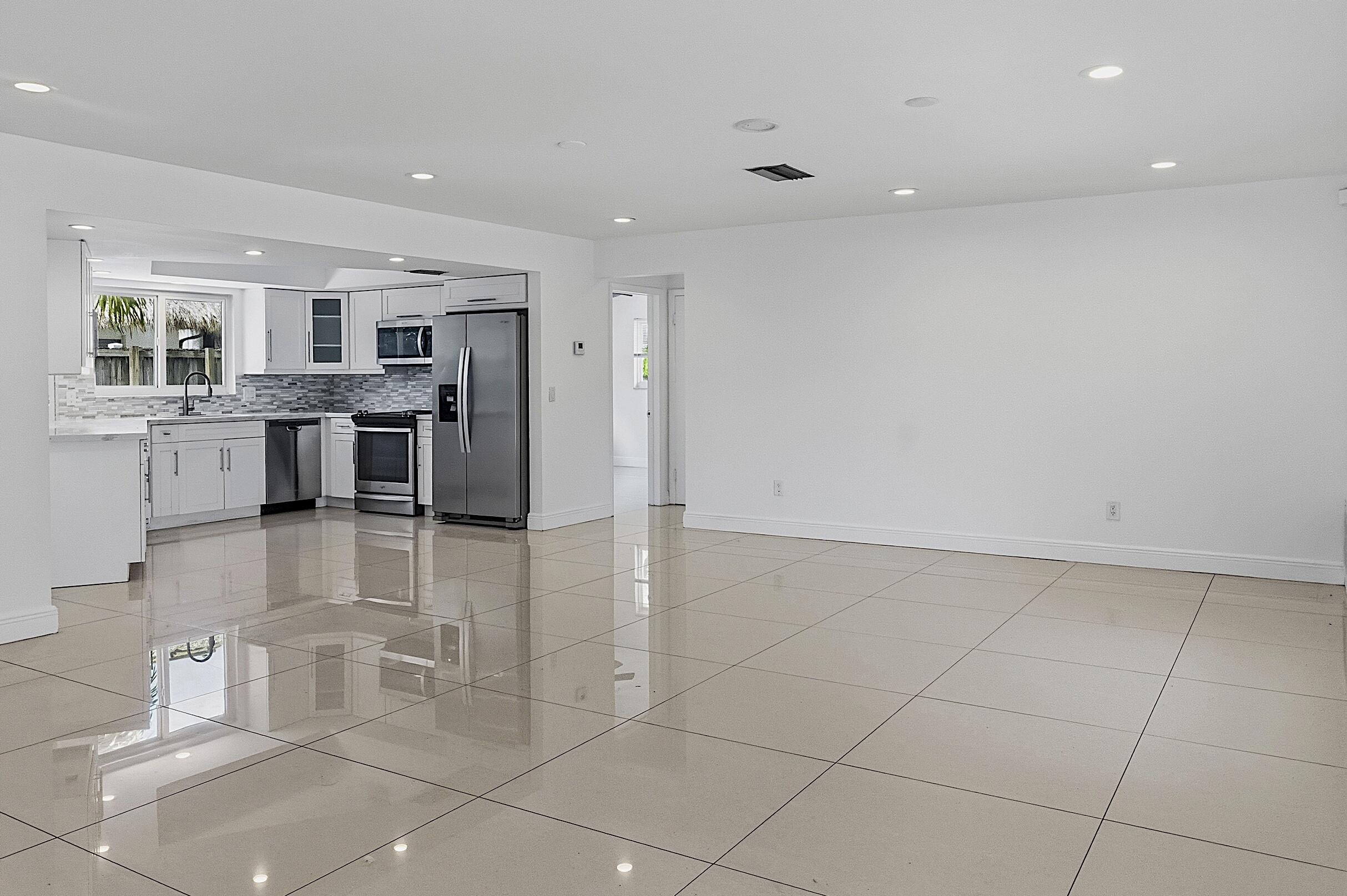 VENETIAN ISLES 2ND SEC - Residential