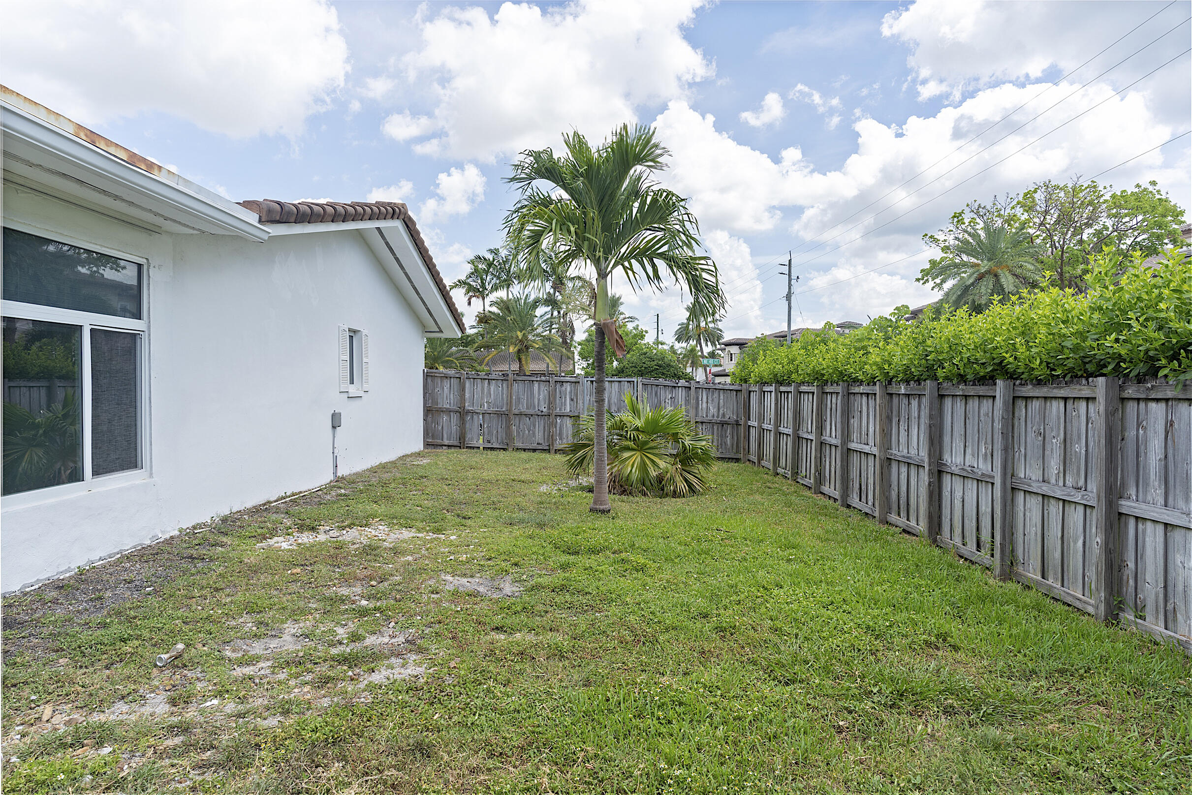 VENETIAN ISLES 2ND SEC - Residential