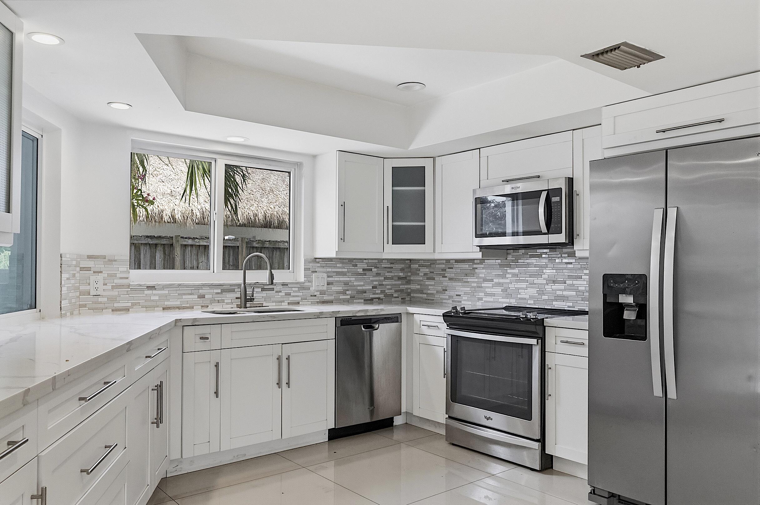 VENETIAN ISLES 2ND SEC - Residential