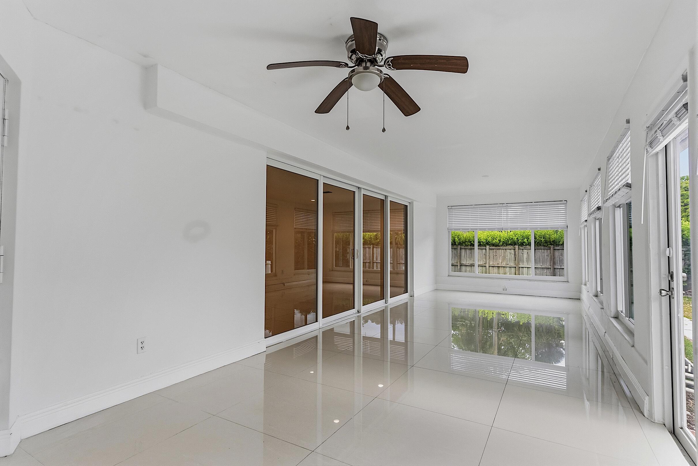 VENETIAN ISLES 2ND SEC - Residential