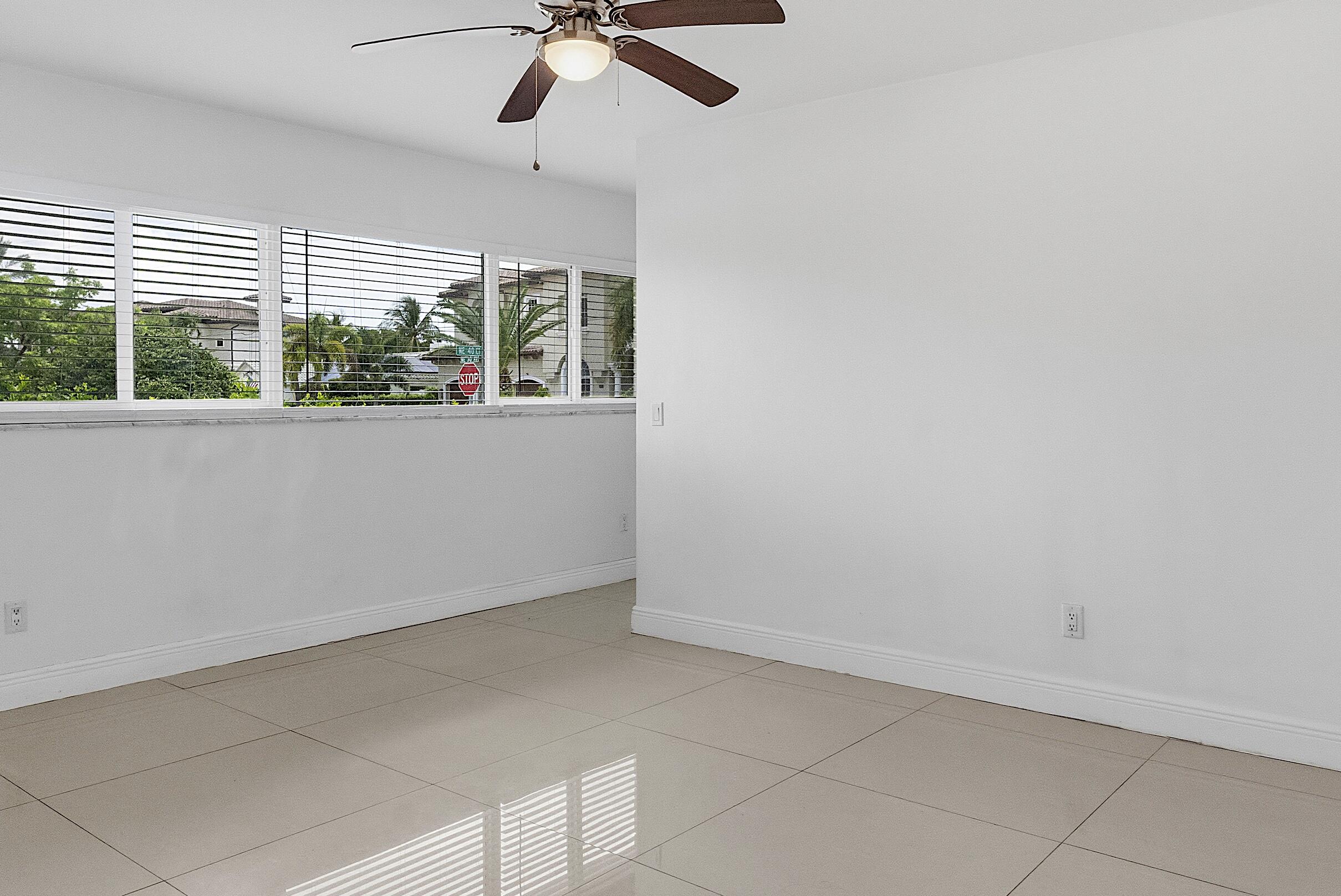 VENETIAN ISLES 2ND SEC - Residential