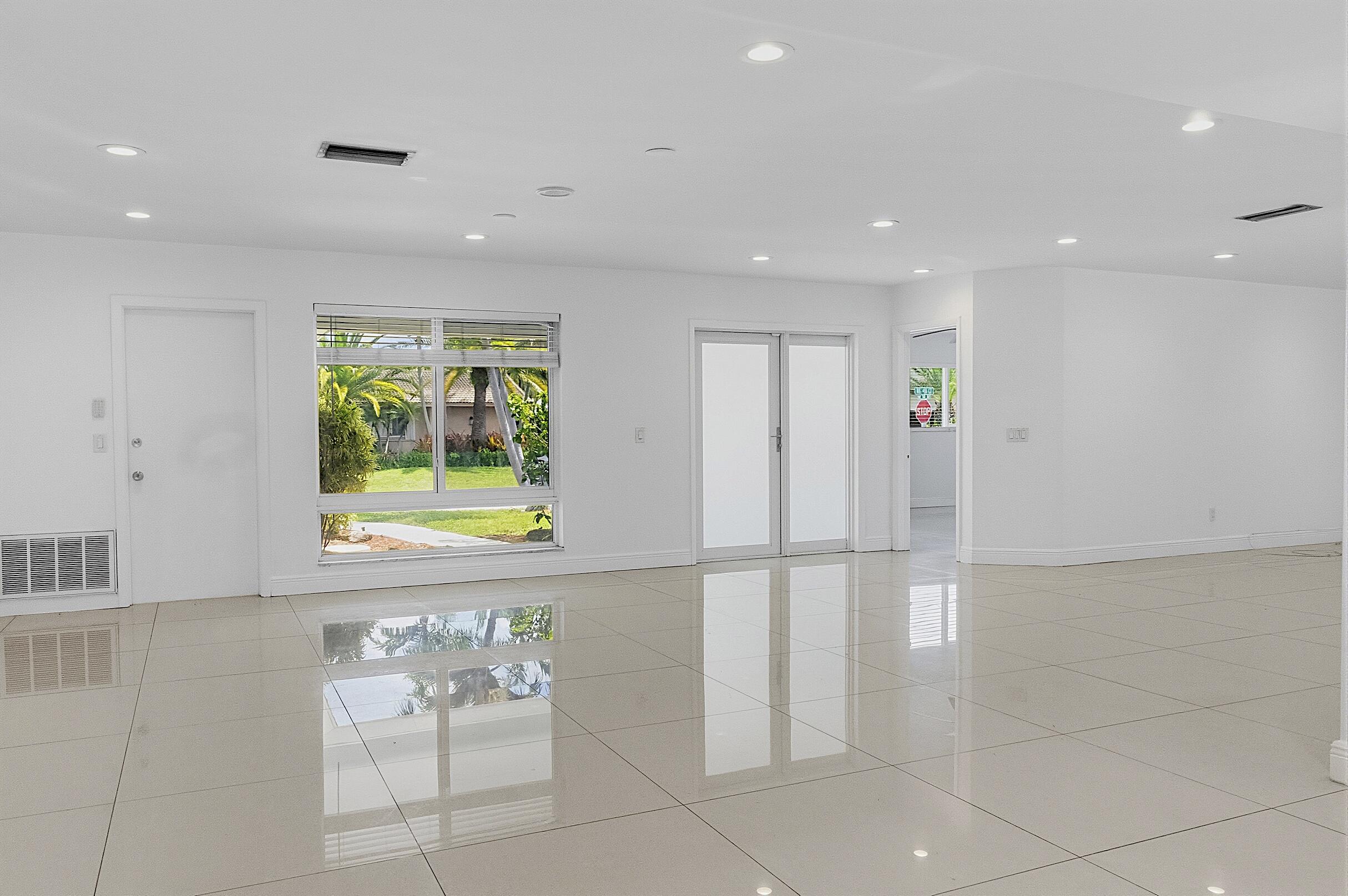 VENETIAN ISLES 2ND SEC - Residential