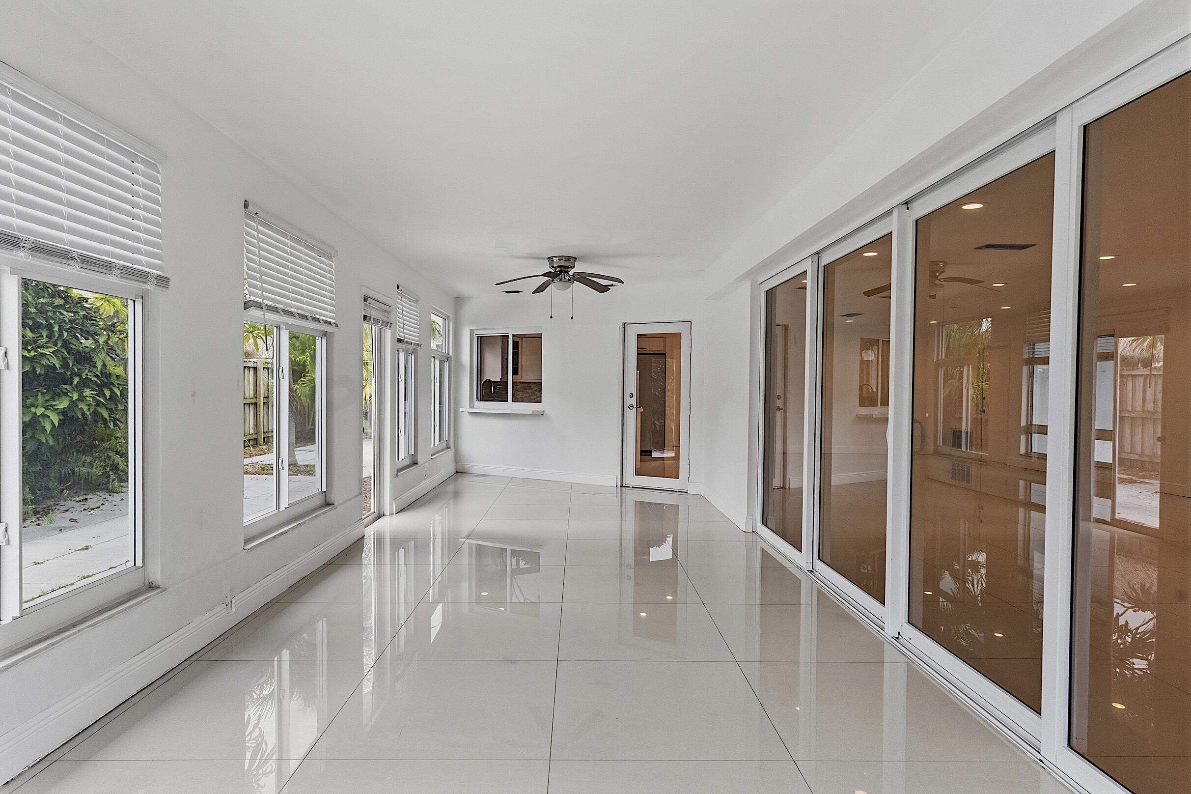 VENETIAN ISLES 2ND SEC - Residential
