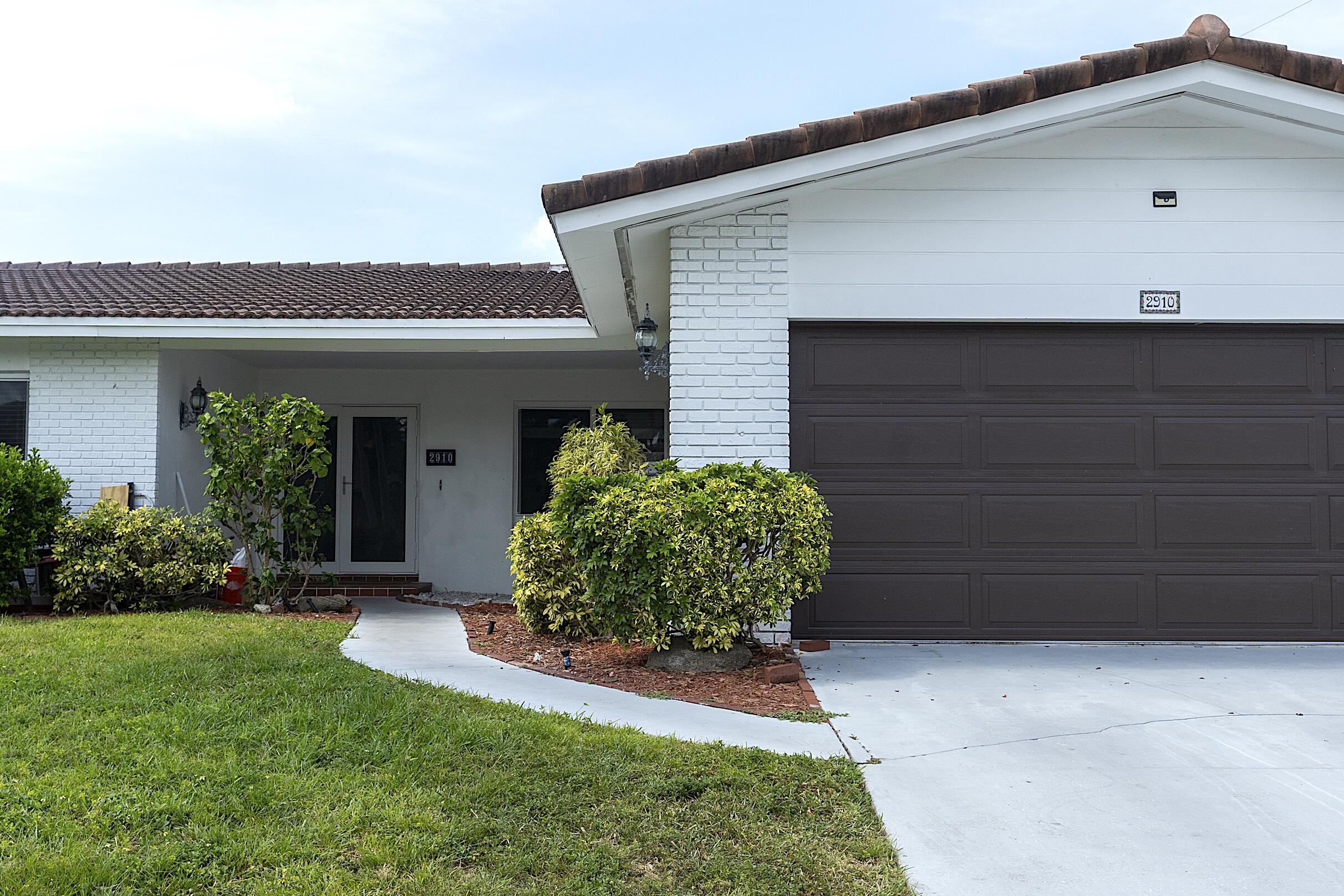 VENETIAN ISLES 2ND SEC - Residential