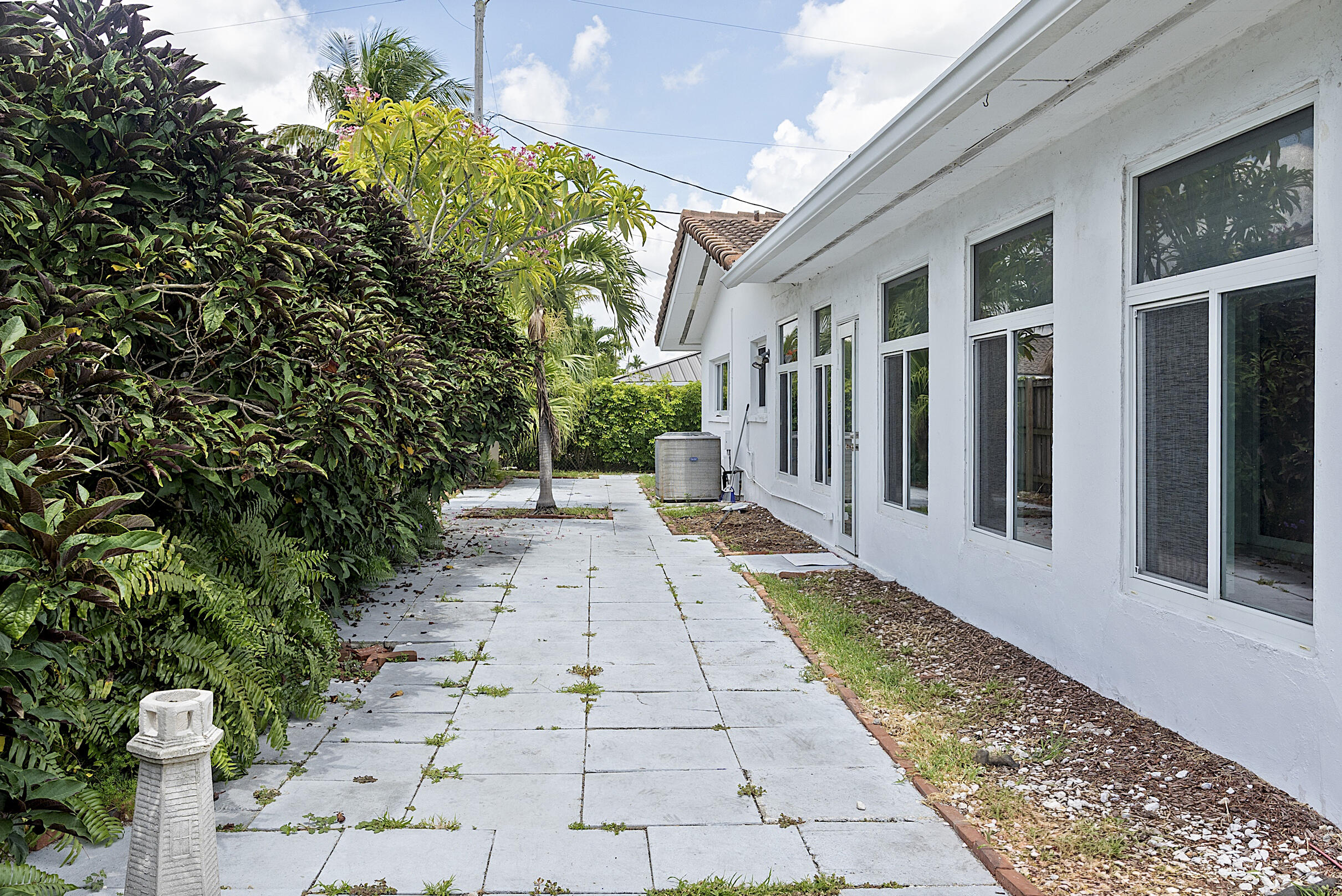 VENETIAN ISLES 2ND SEC - Residential