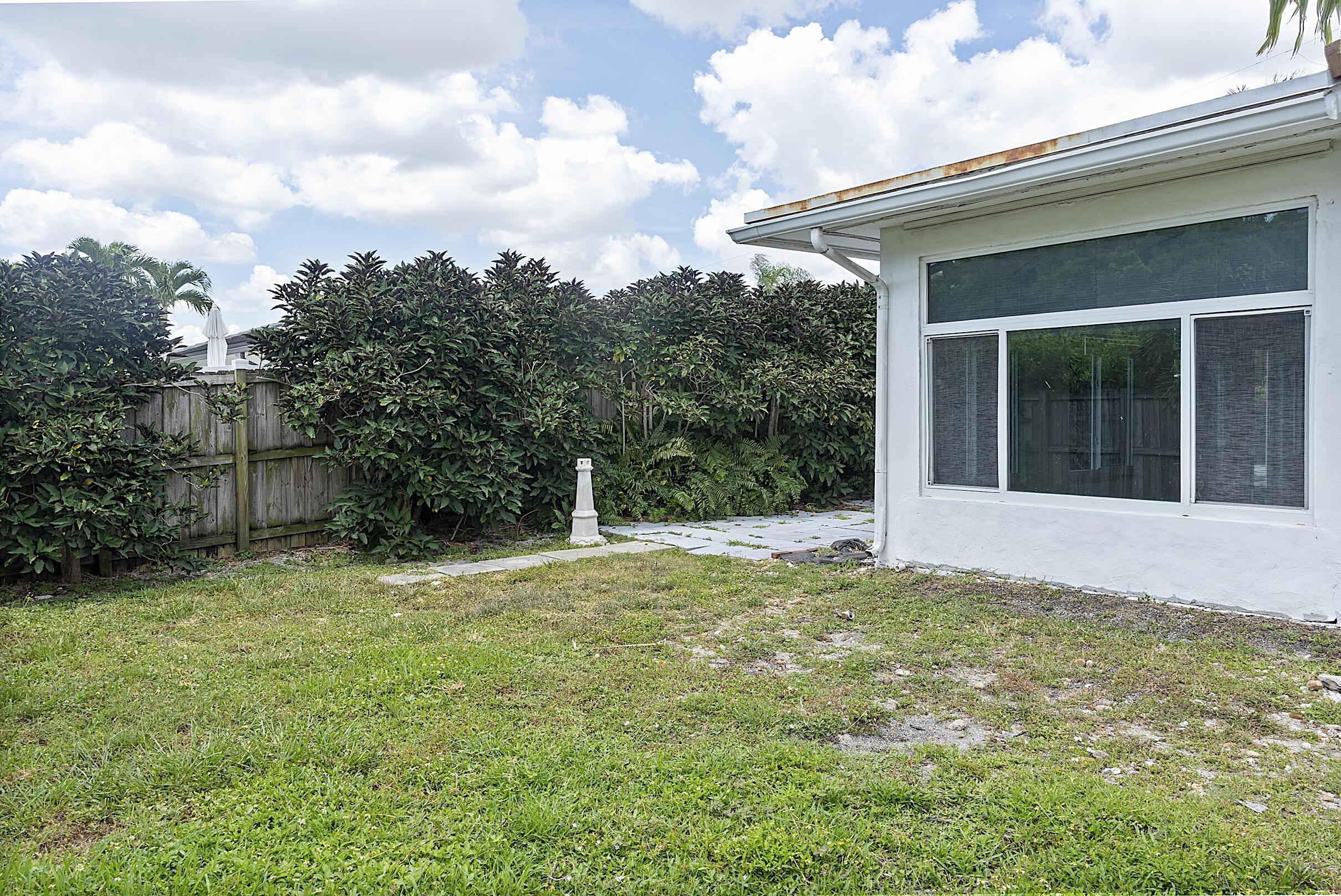 VENETIAN ISLES 2ND SEC - Residential