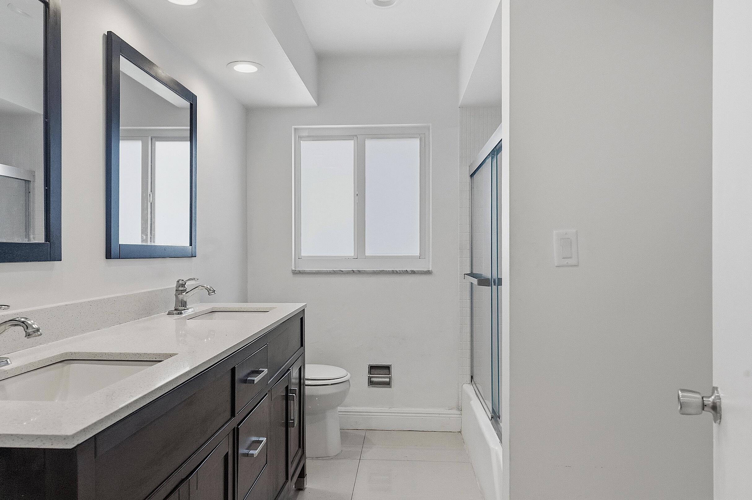 VENETIAN ISLES 2ND SEC - Residential
