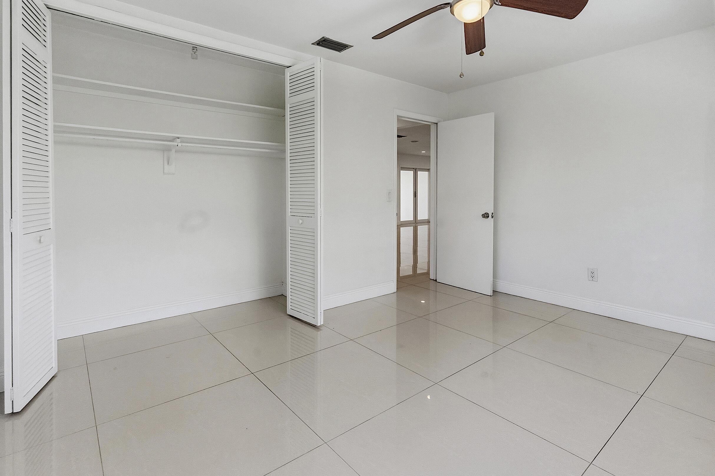 VENETIAN ISLES 2ND SEC - Residential