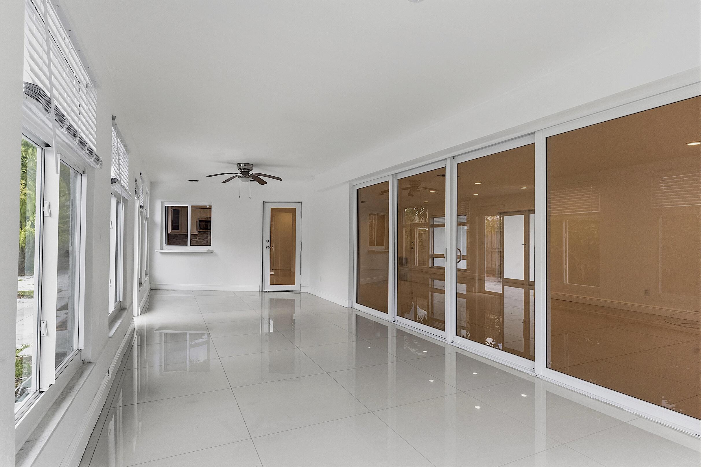 VENETIAN ISLES 2ND SEC - Residential