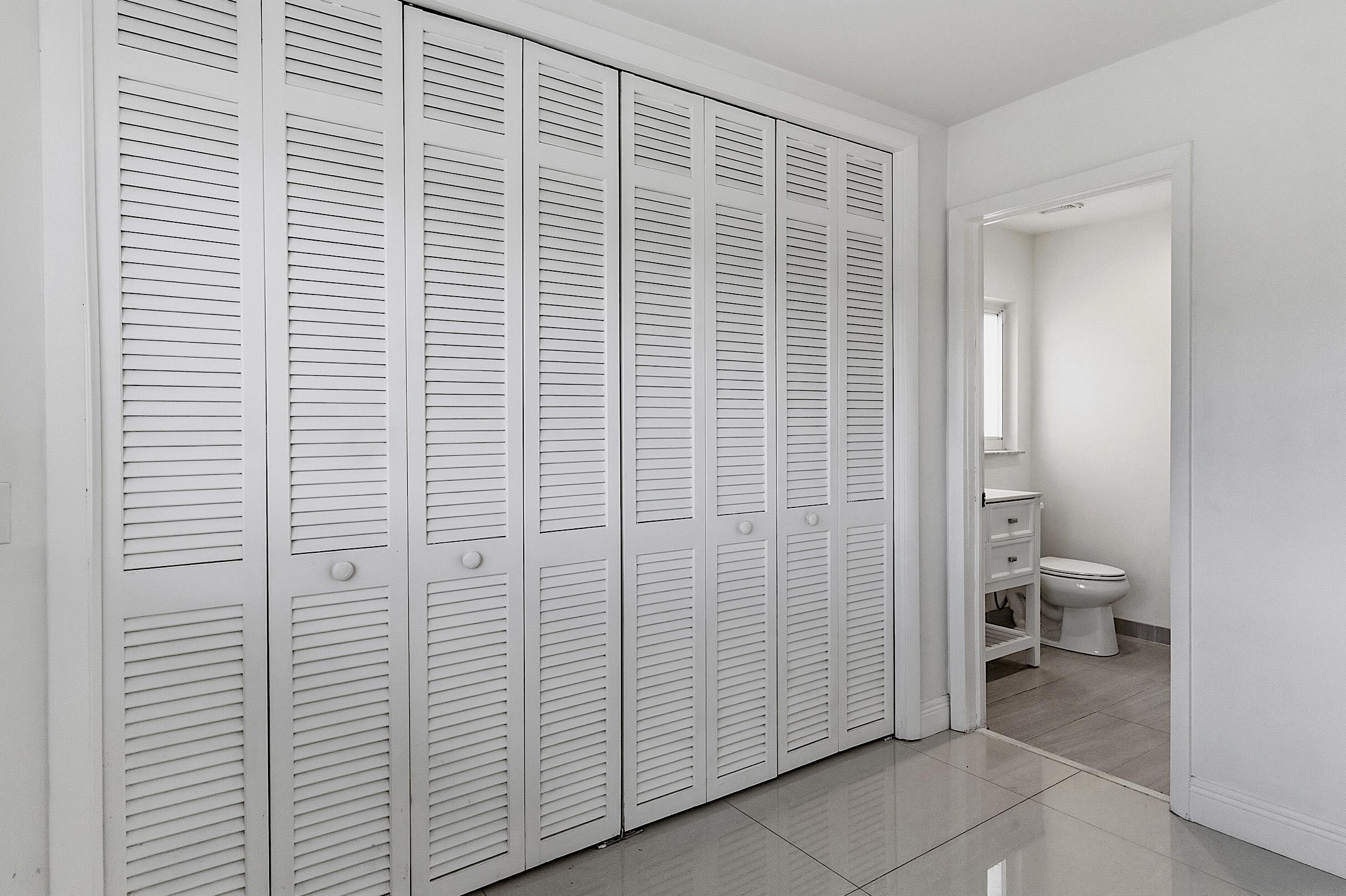 VENETIAN ISLES 2ND SEC - Residential
