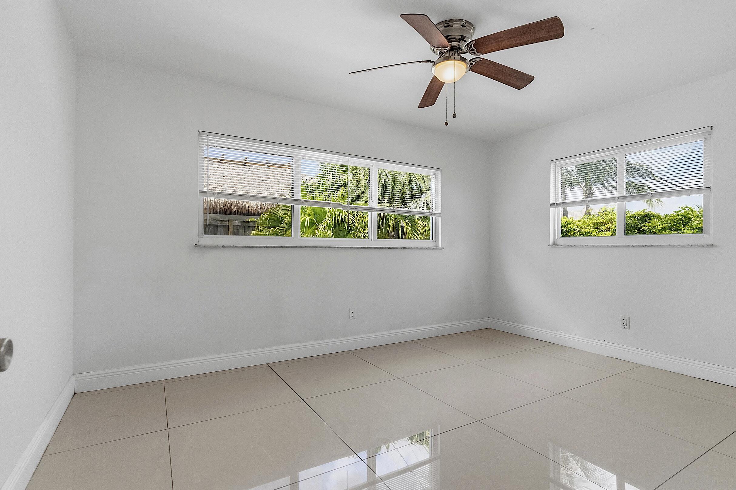 VENETIAN ISLES 2ND SEC - Residential