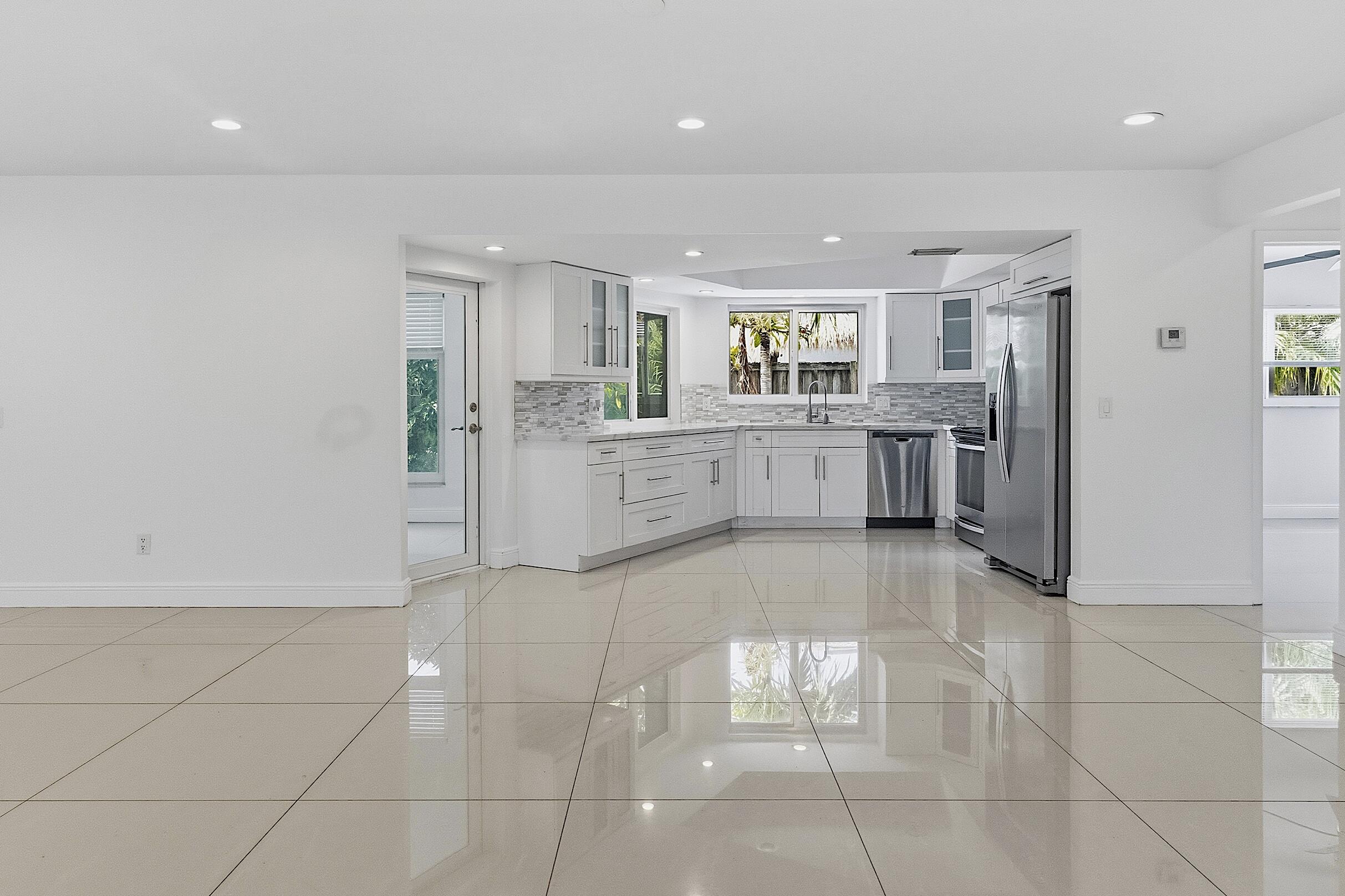 VENETIAN ISLES 2ND SEC - Residential