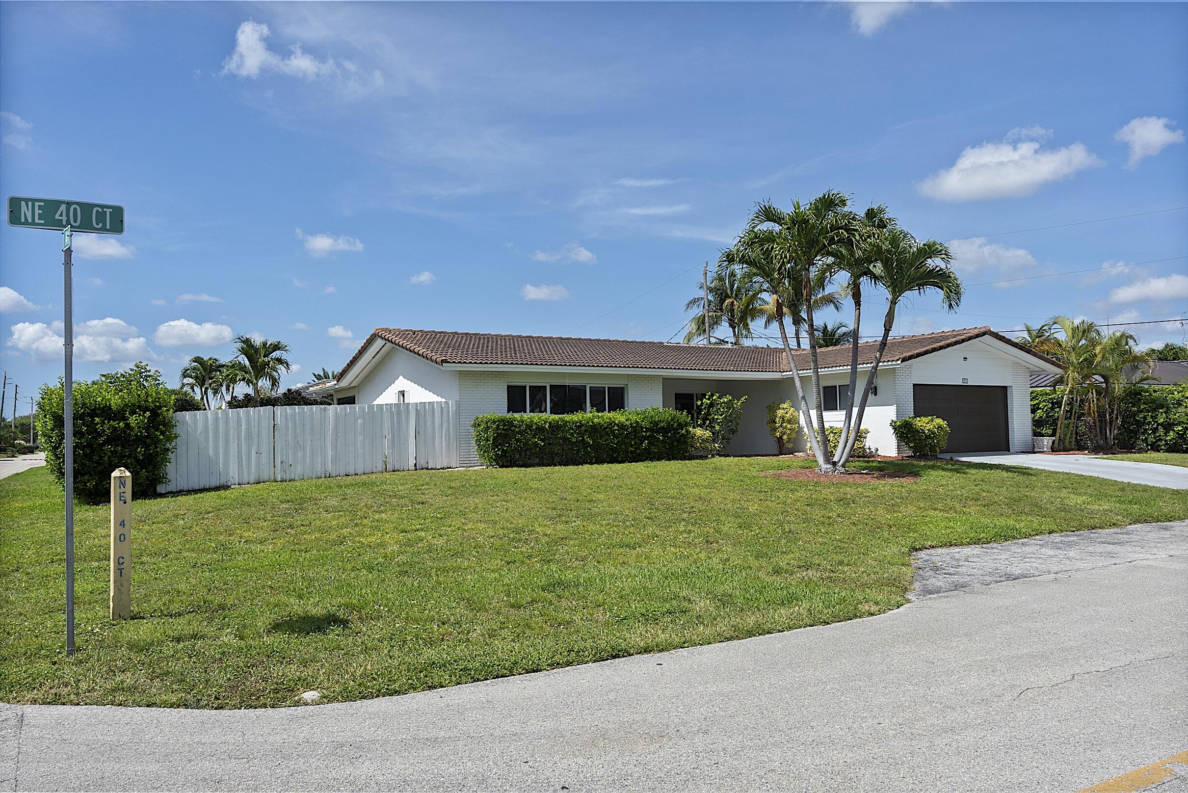 VENETIAN ISLES 2ND SEC - Residential