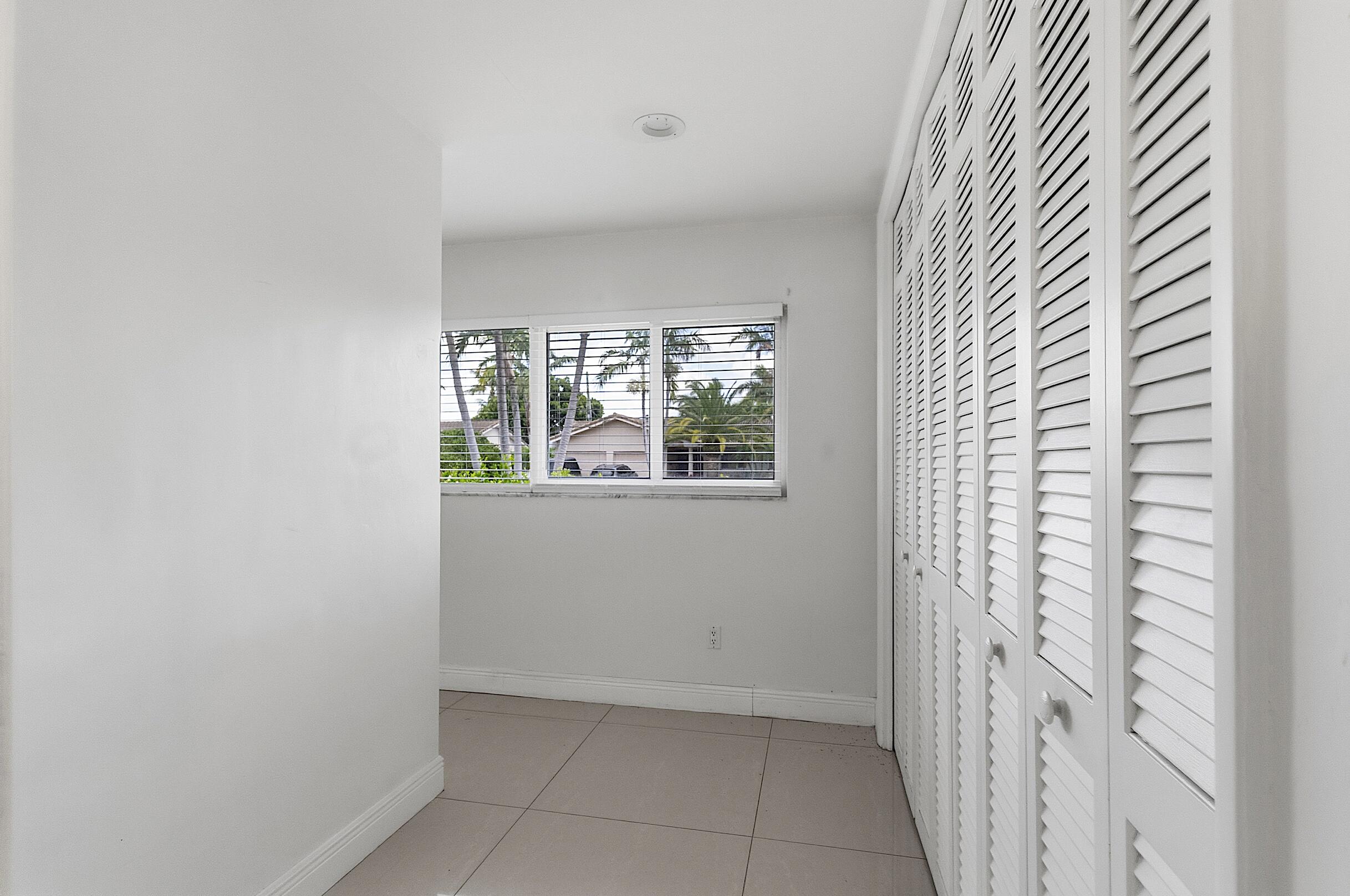 VENETIAN ISLES 2ND SEC - Residential