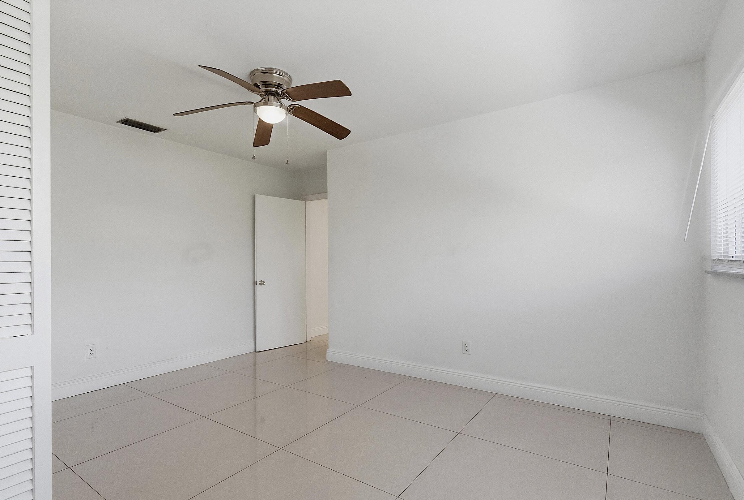 VENETIAN ISLES 2ND SEC - Residential