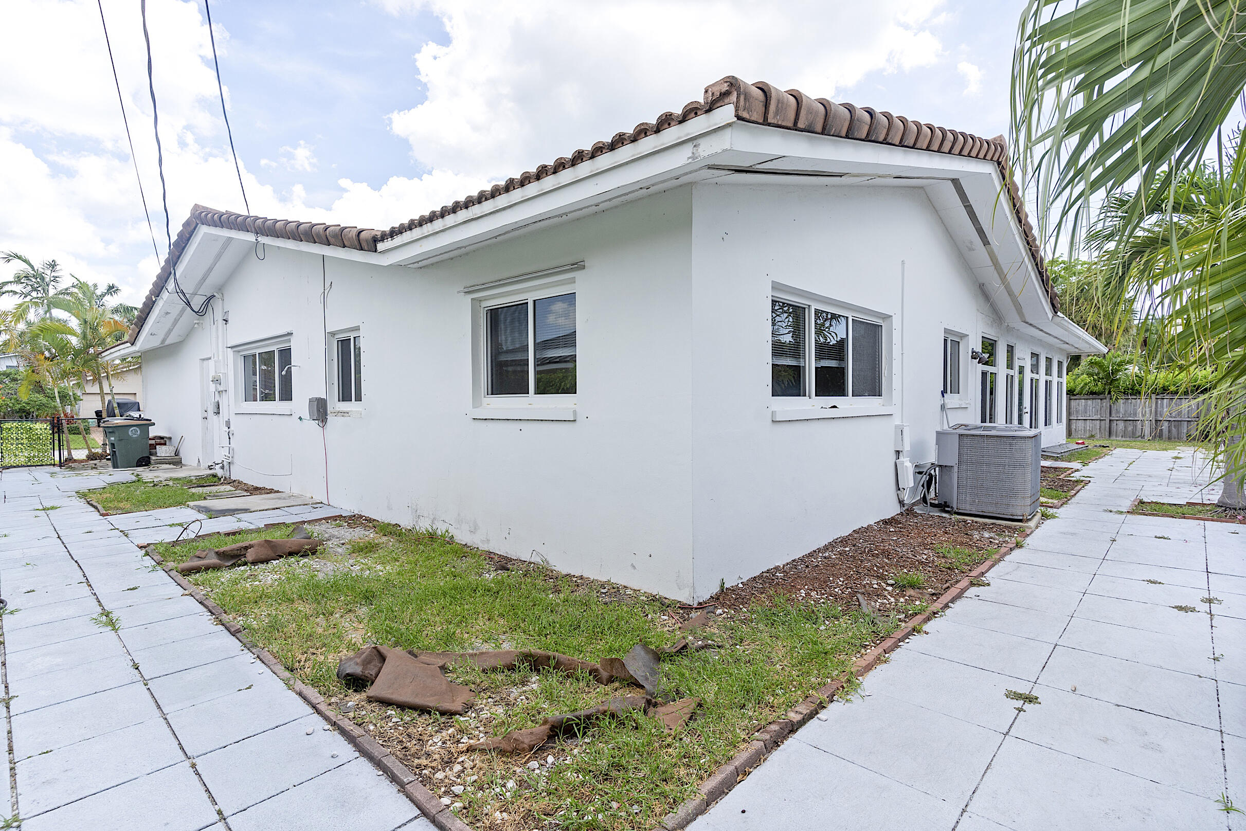 VENETIAN ISLES 2ND SEC - Residential