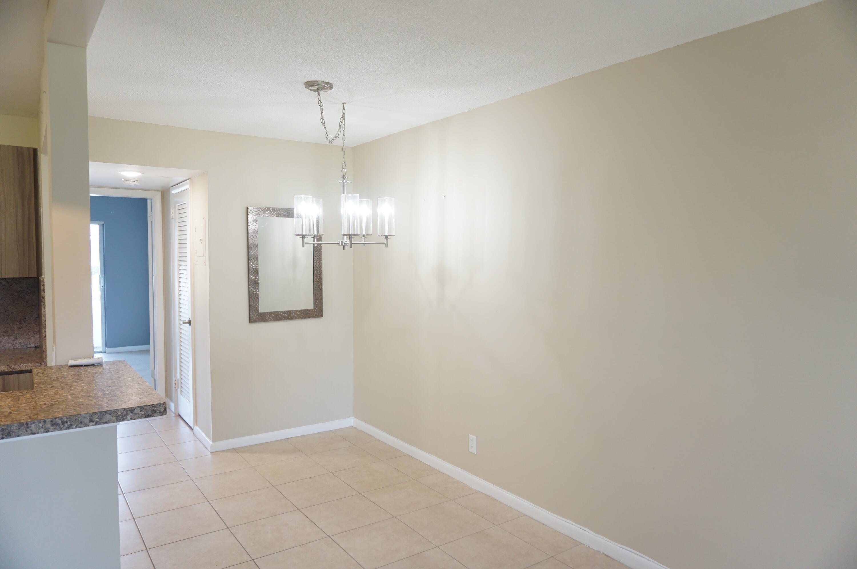 *CENTURY VILLAGE* 1ST FLOOR CONDO - Residential Lease