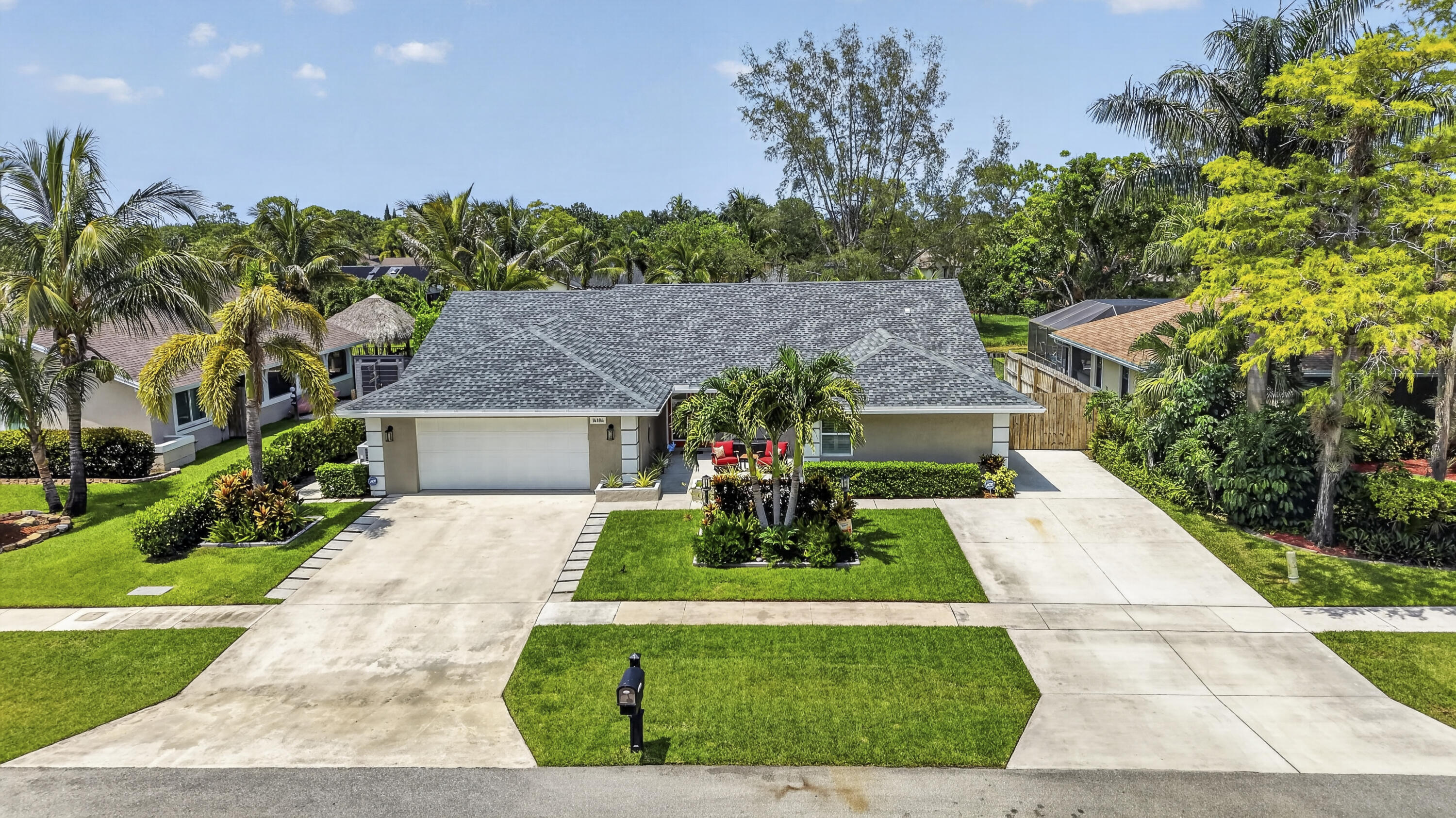 SUGAR POND MANOR OF WELLINGTON - Residential