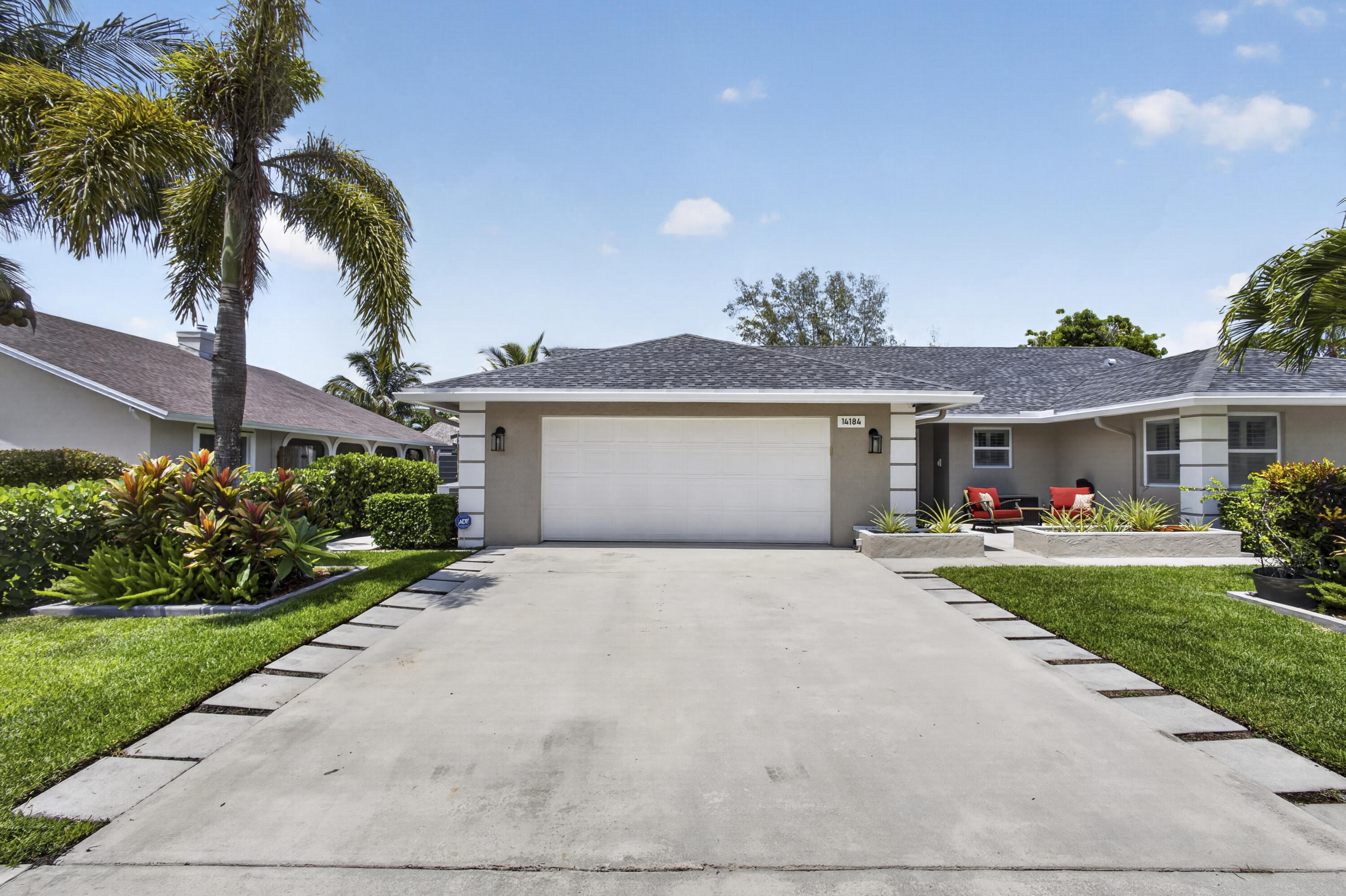 SUGAR POND MANOR OF WELLINGTON - Residential