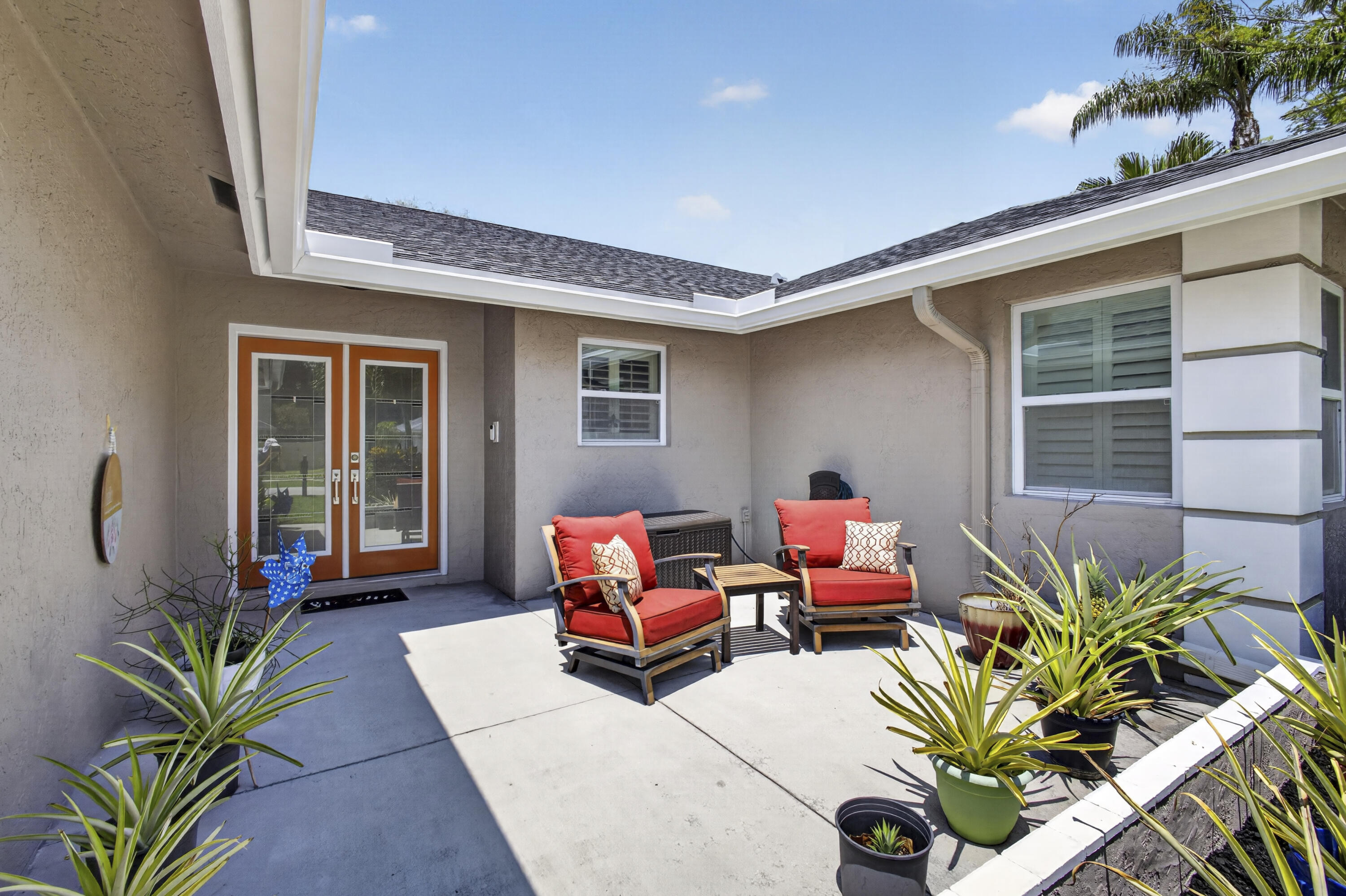 SUGAR POND MANOR OF WELLINGTON - Residential