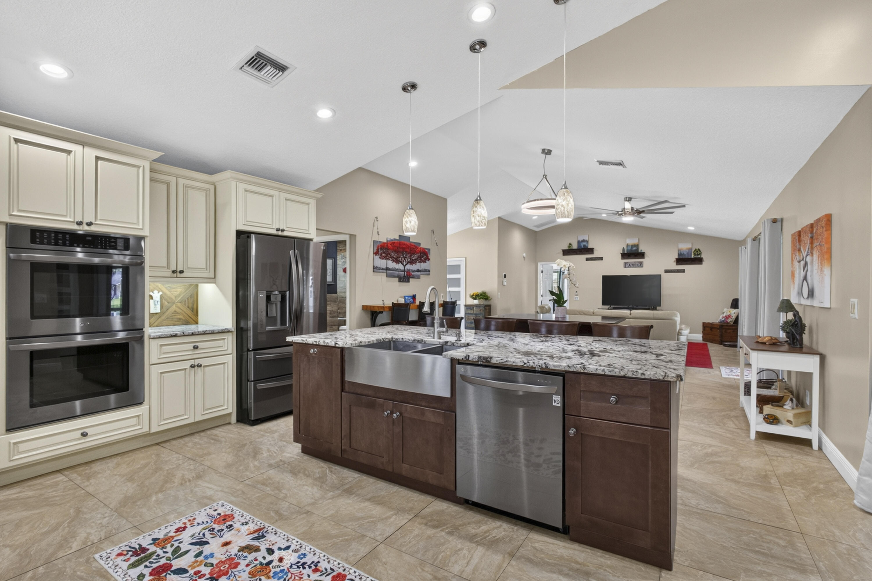 SUGAR POND MANOR OF WELLINGTON - Residential