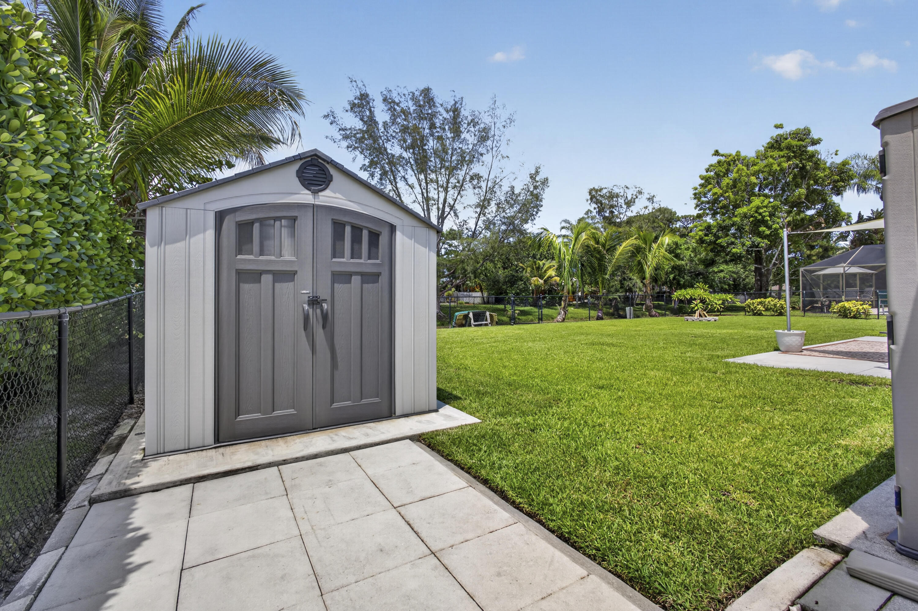 SUGAR POND MANOR OF WELLINGTON - Residential