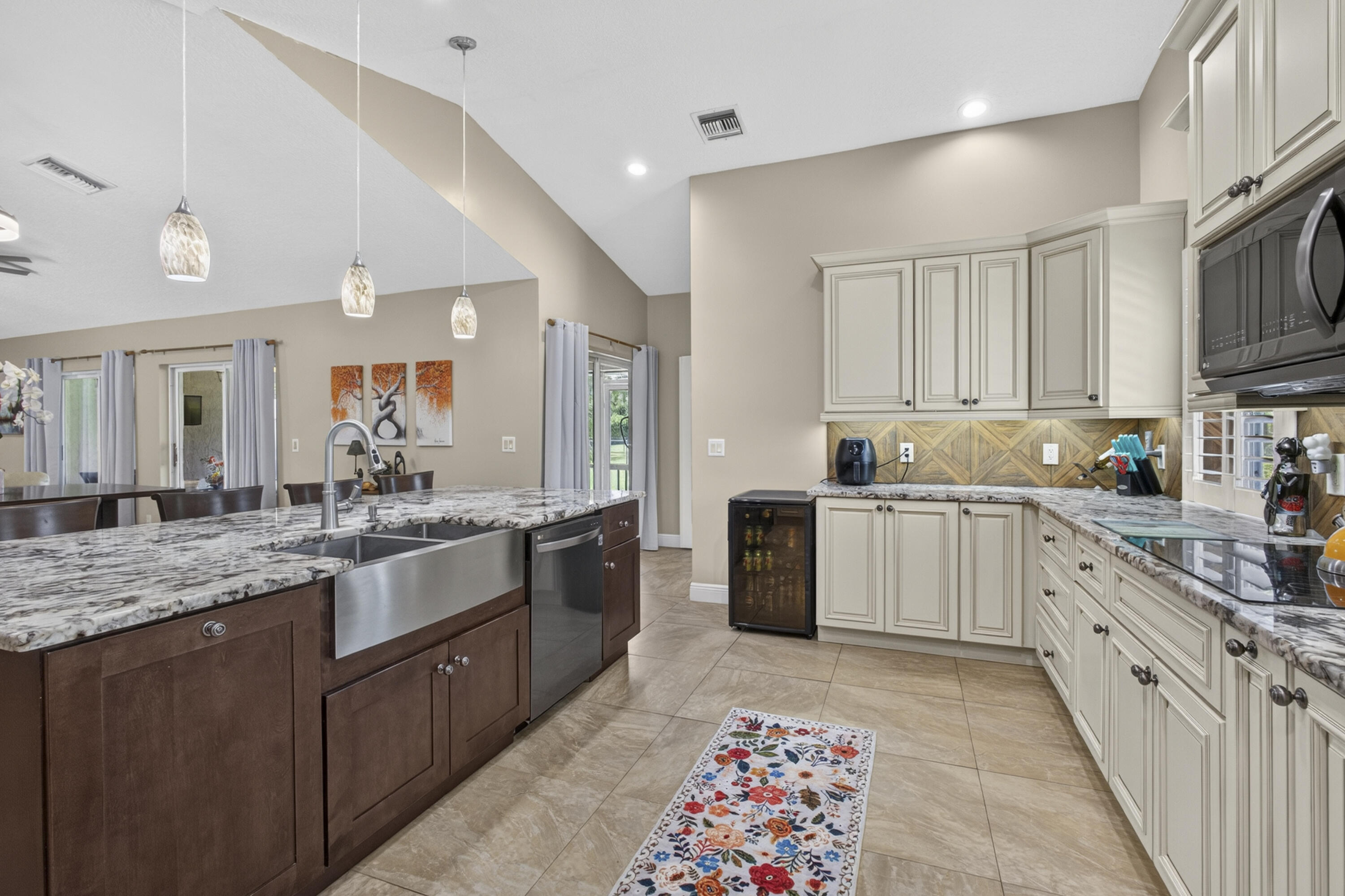 SUGAR POND MANOR OF WELLINGTON - Residential
