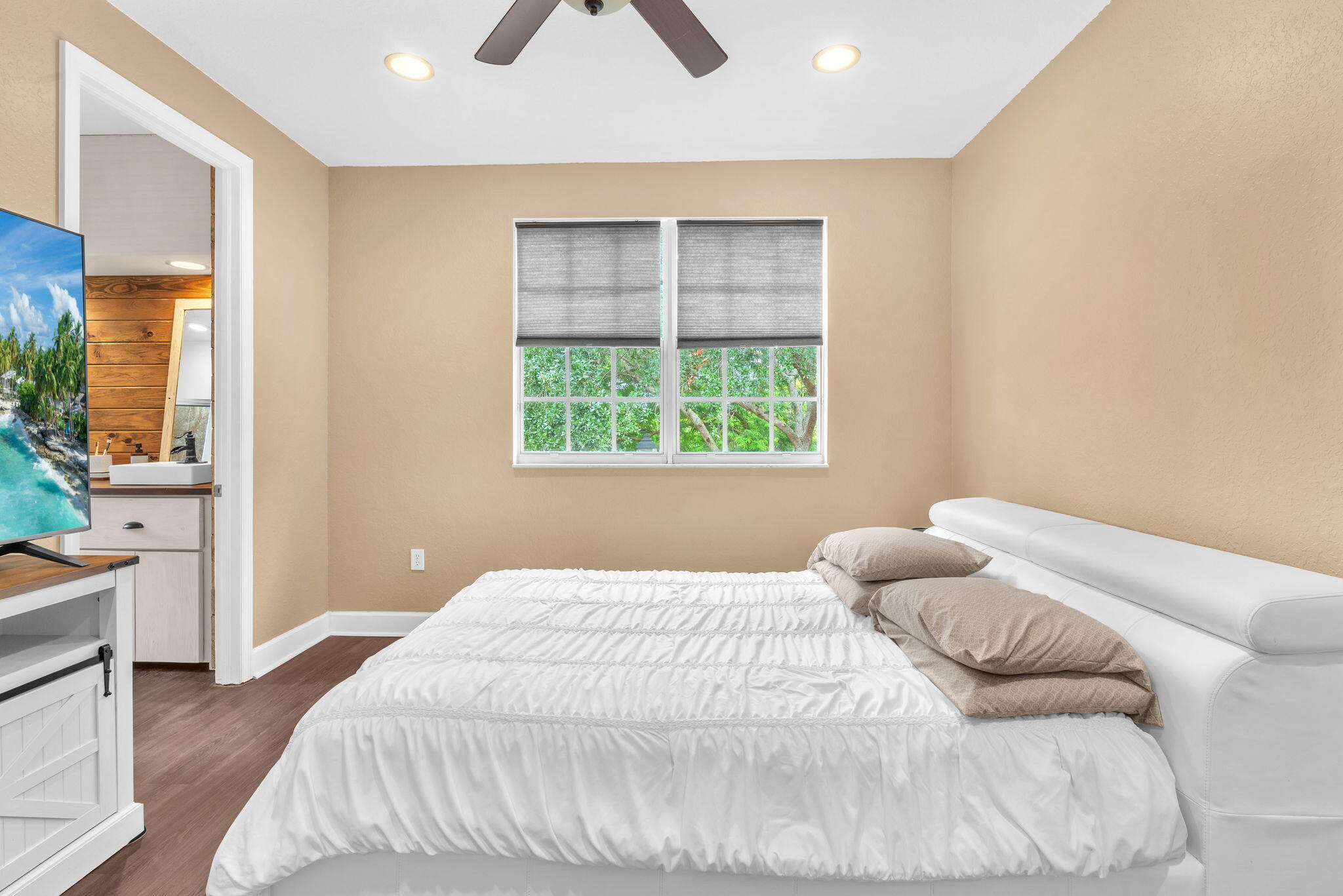 MEADOW PINES - Residential