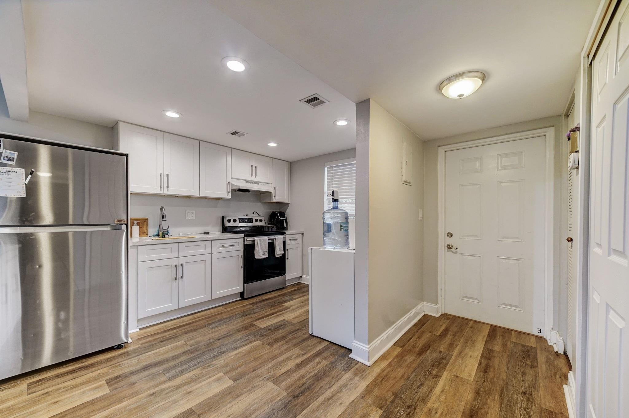 SANDS POINT CONDOMINIUM III - Residential