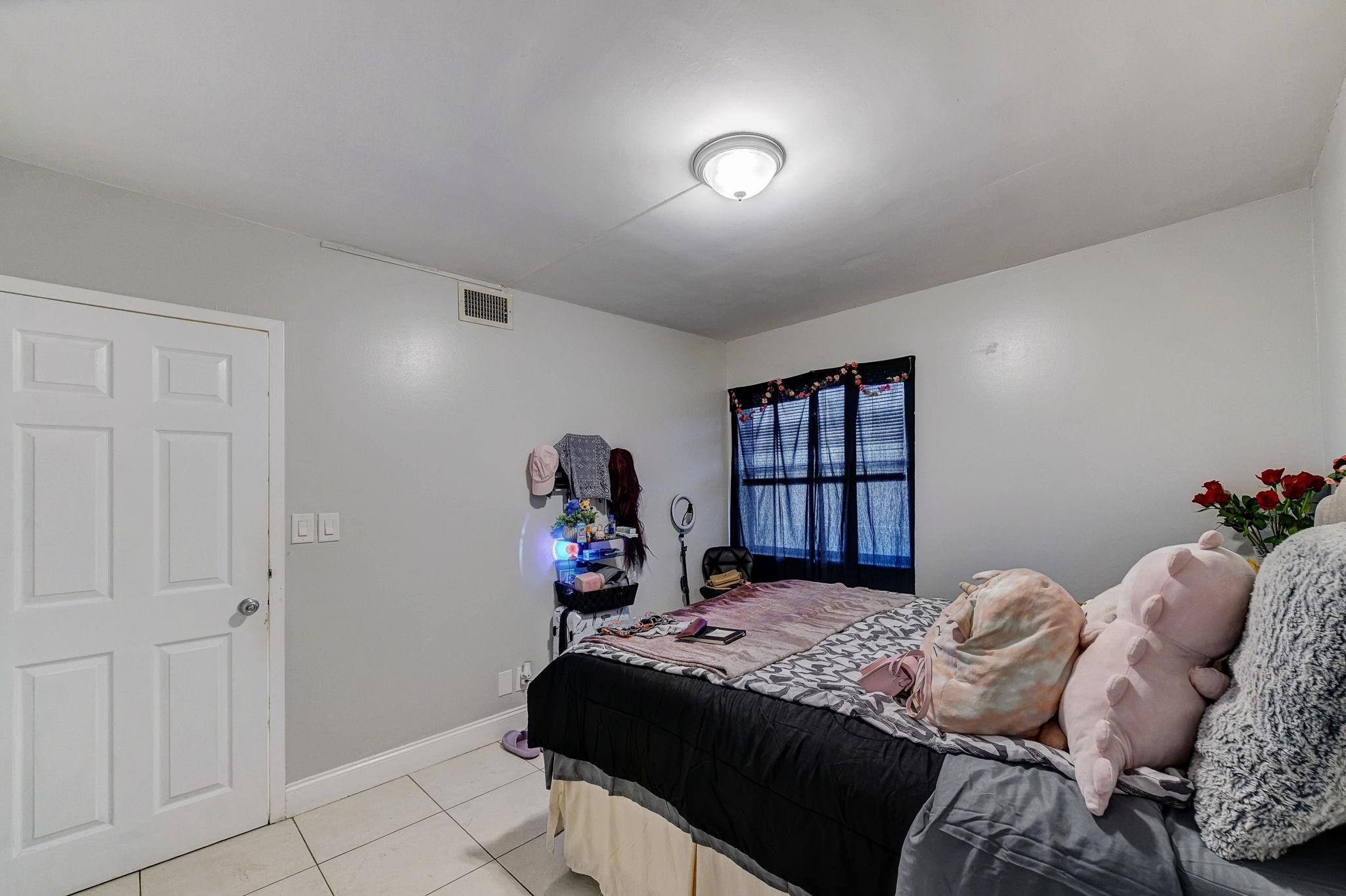 SANDS POINT CONDOMINIUM III - Residential
