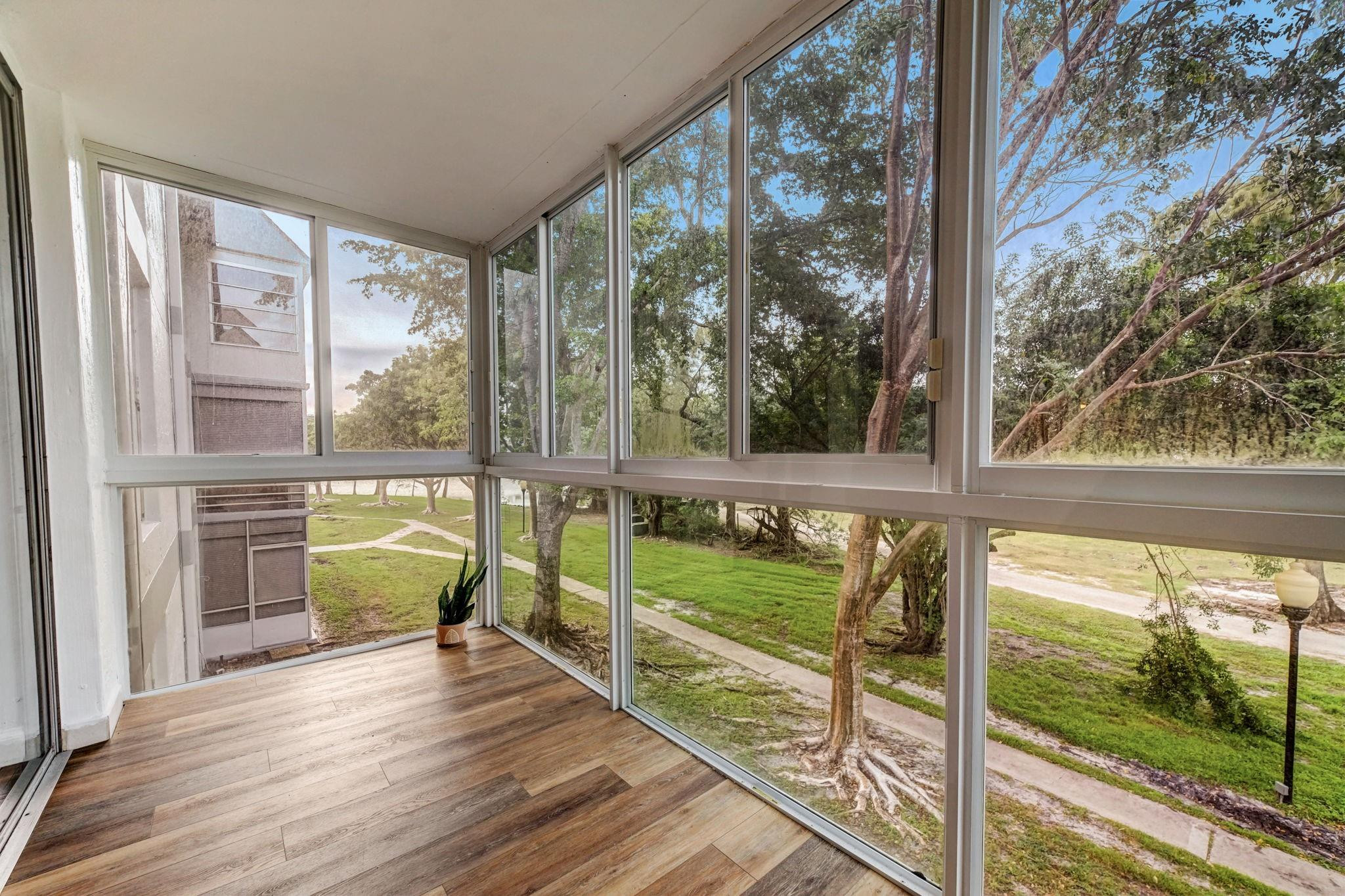 SANDS POINT CONDOMINIUM III - Residential