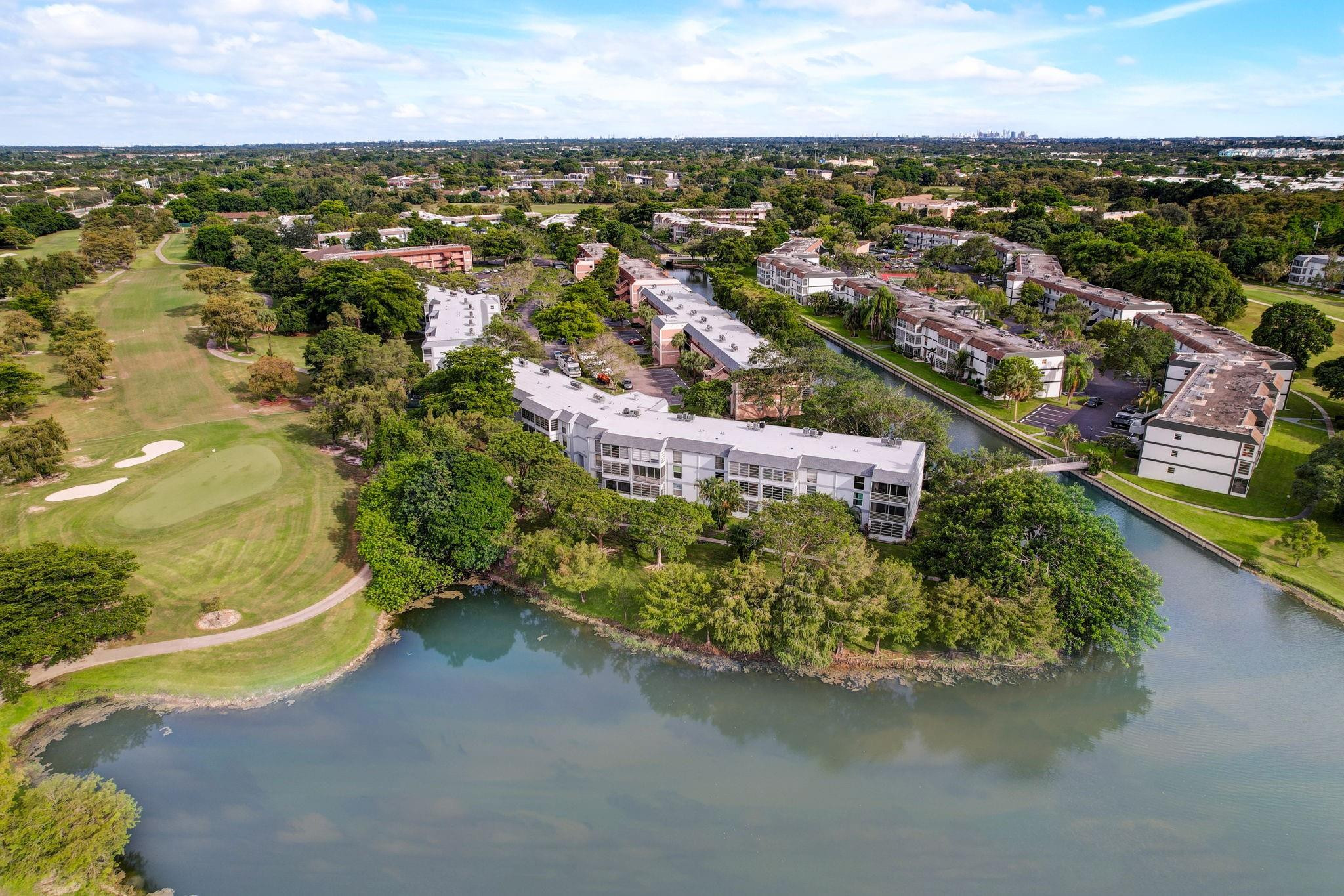 SANDS POINT CONDOMINIUM III - Residential