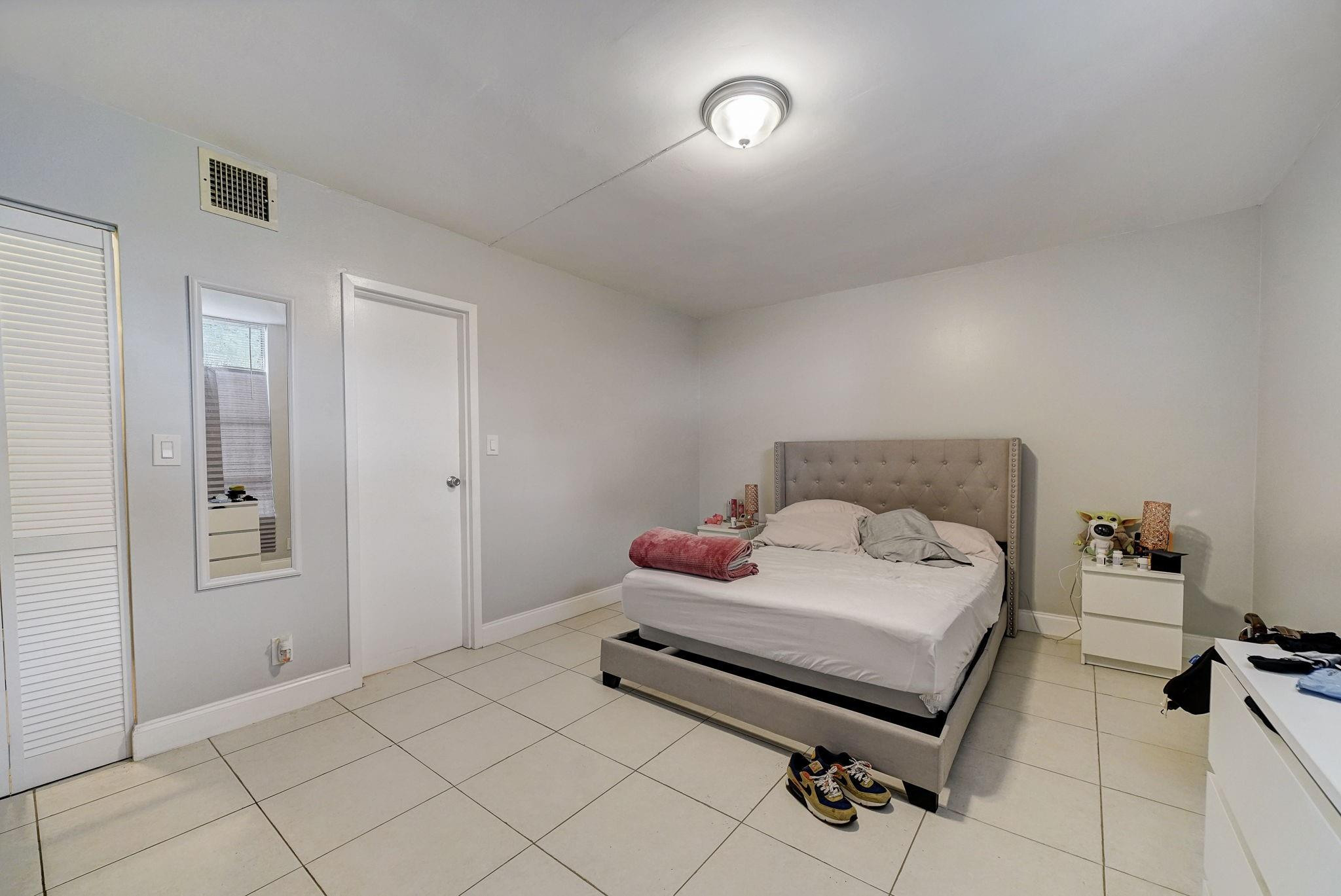 SANDS POINT CONDOMINIUM III - Residential